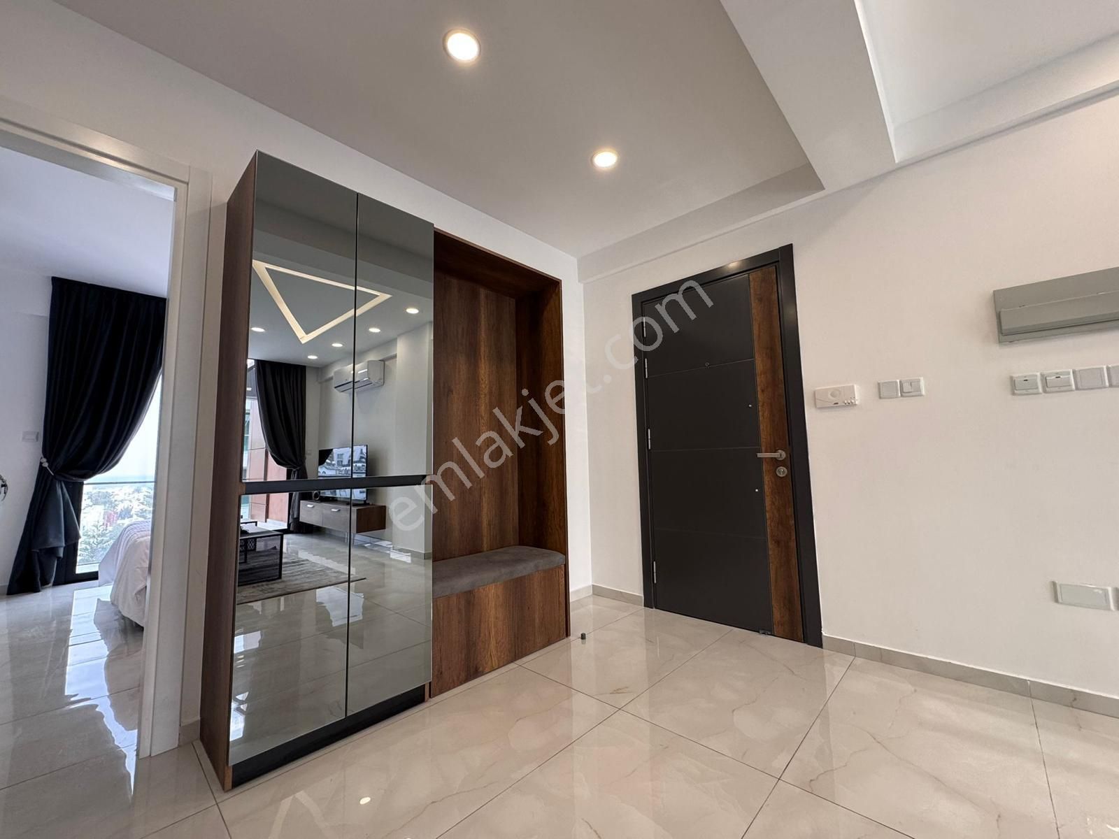 Girne Merkez'de Muhteşem Lokasyonda, Teslime Hazır Komple Satılık Apartman !! - Görsel 10