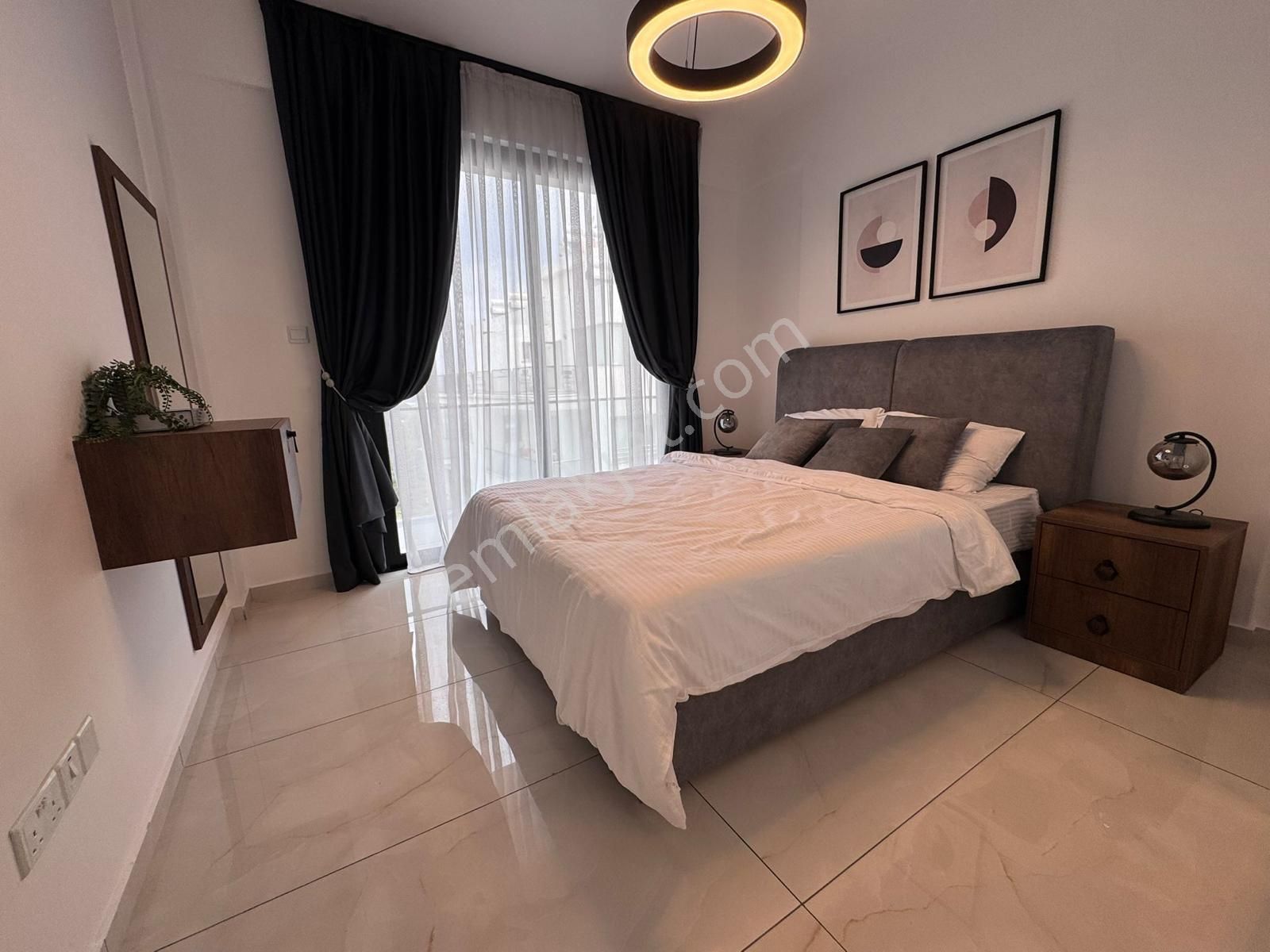 Girne Merkez'de Muhteşem Lokasyonda, Teslime Hazır Komple Satılık Apartman !! - Görsel 29