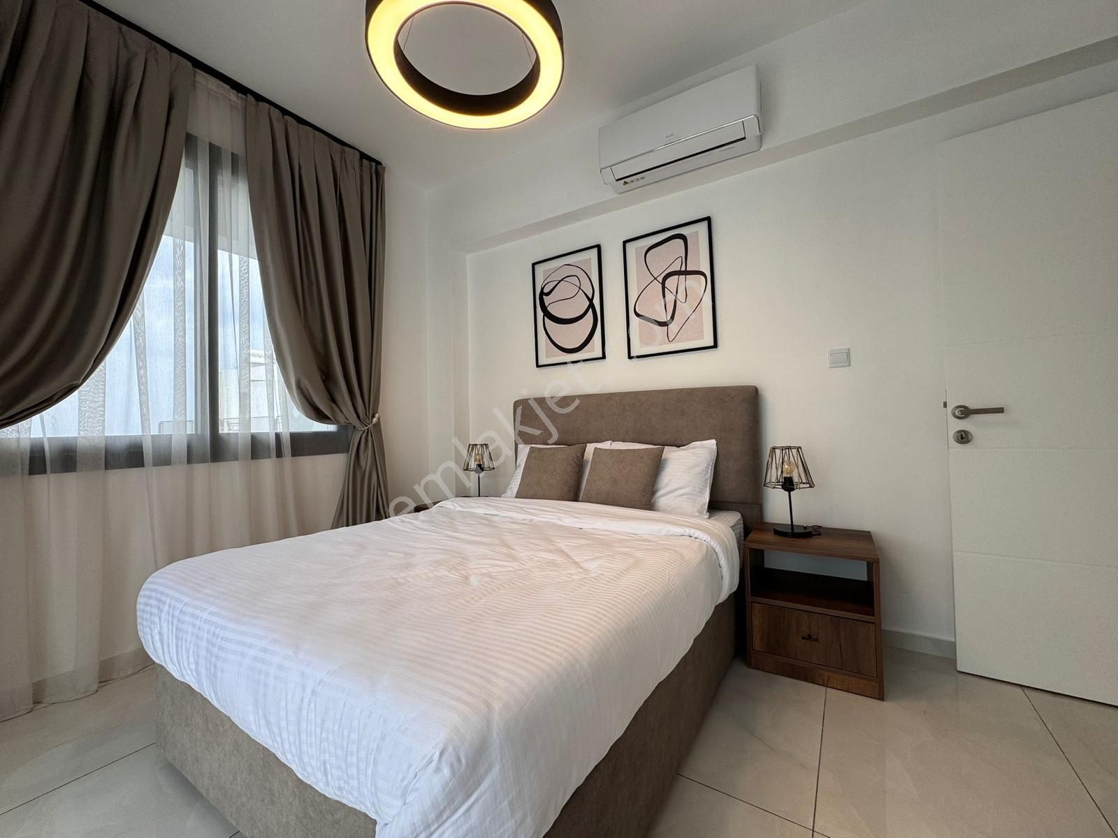 Girne Merkez'de Muhteşem Lokasyonda, Teslime Hazır Komple Satılık Apartman !! - Görsel 26