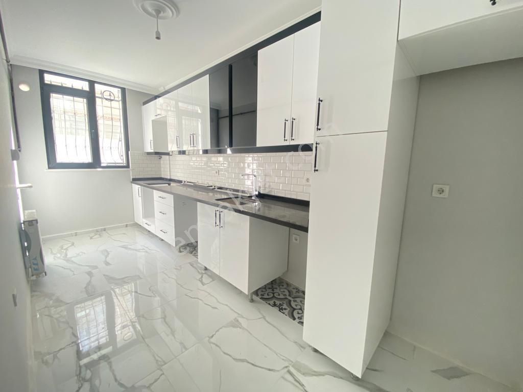 Avcılar Cihangir Satılık Daire 2+1 Lüks Bahçe Katı Aile Apartmanı