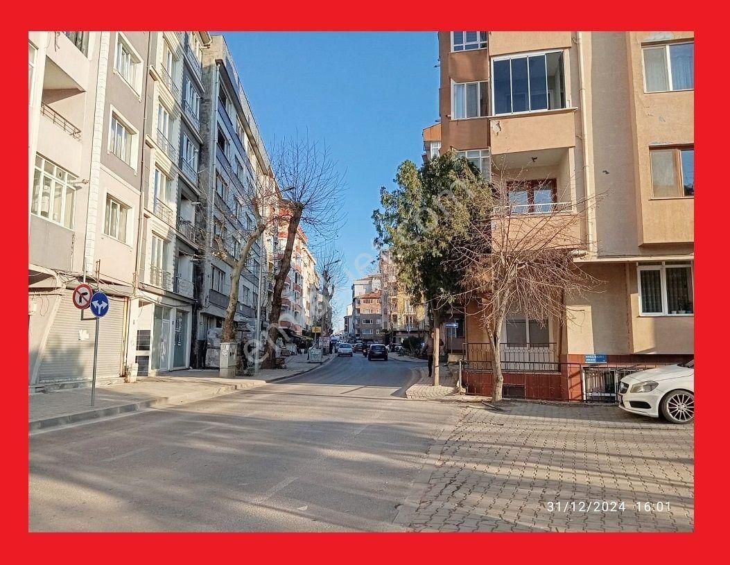 Çorlu Nusratiye Satılık Daire Çorlu Stadının Karşısında 160m2 3+1 Ful Yapılı Geniş Ferah Satılık Ara Kat