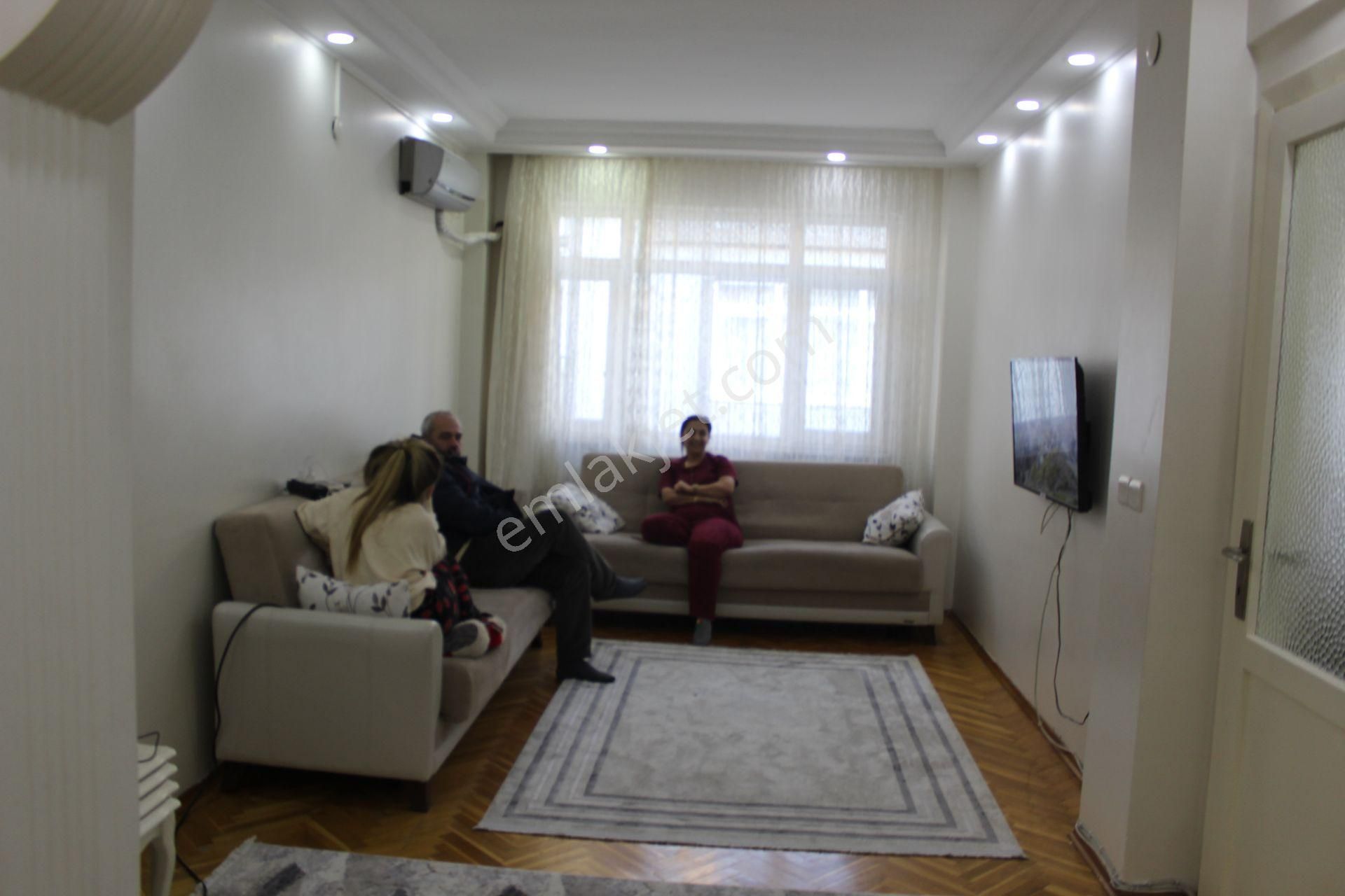 İstanbul Fatih Denize Yakın Kiralık Daire Cerrahpaşa Gayrimenkul Den 2+1 Temiz