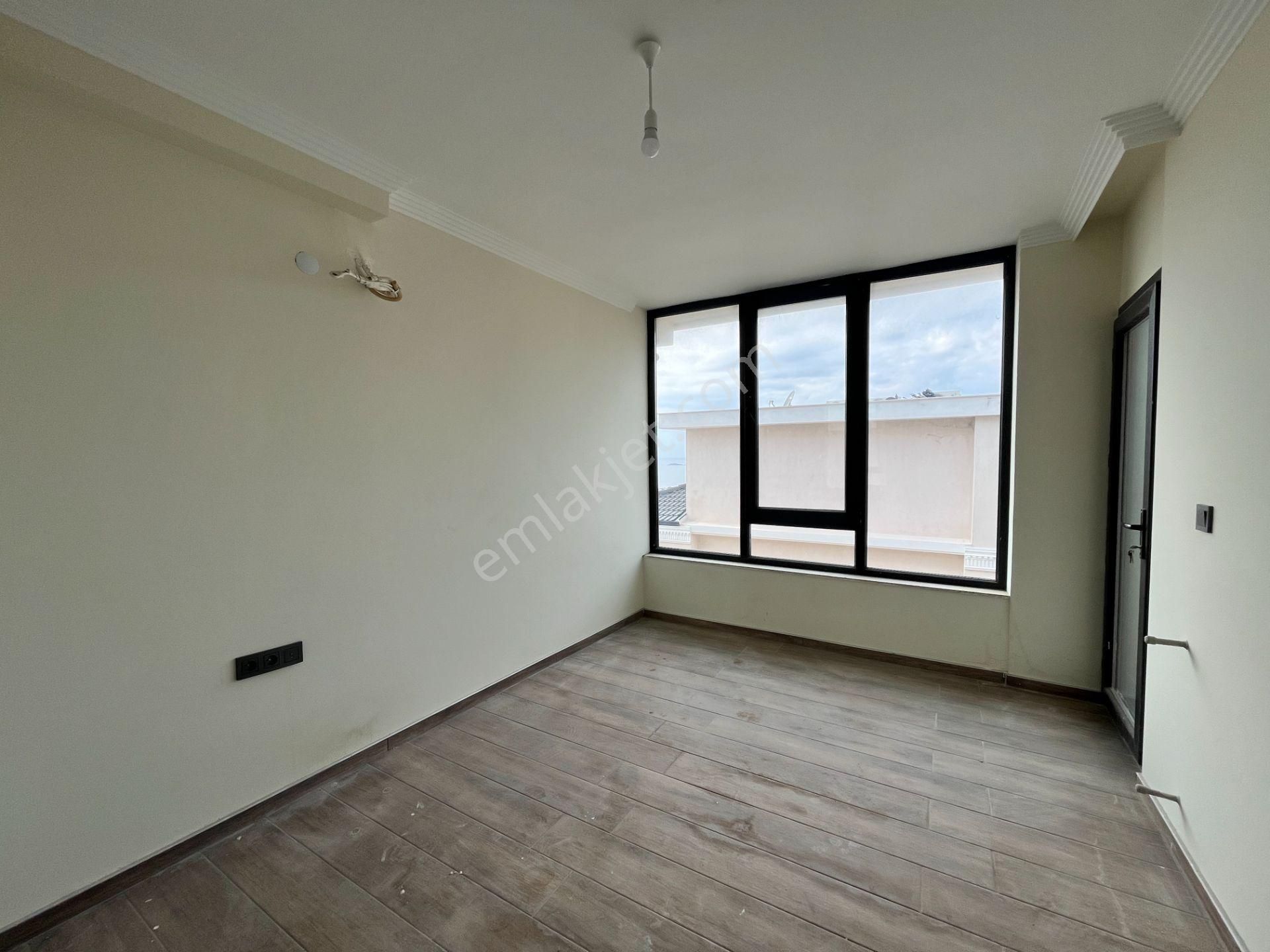 Seferihisar Akarca’da, Manzaralı, Havuzlu Sitede, Şato Mimarisine Sahip Sıfır Villa - Görsel 22