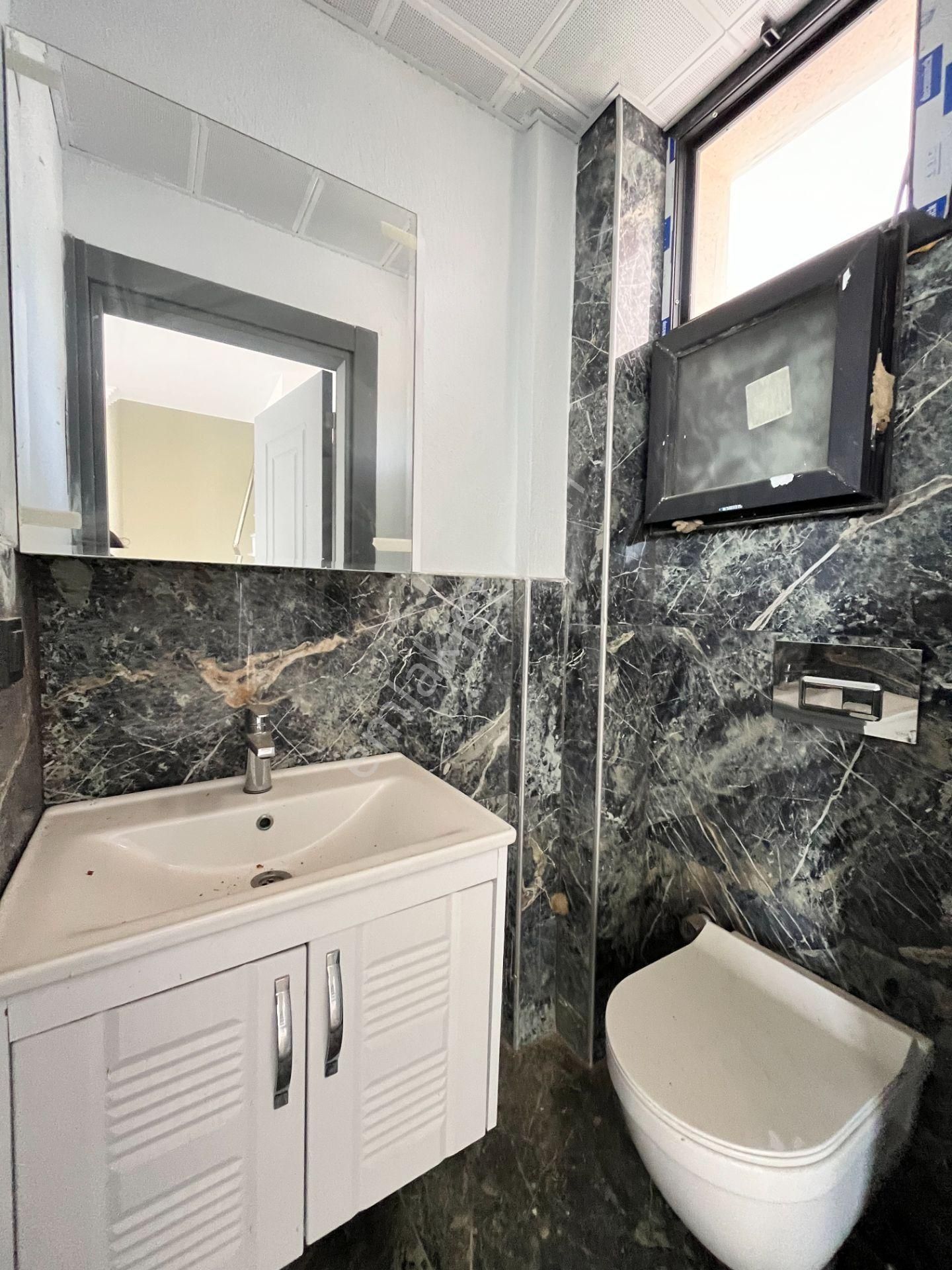 Seferihisar Akarca’da, Manzaralı, Havuzlu Sitede, Şato Mimarisine Sahip Sıfır Villa - Görsel 29