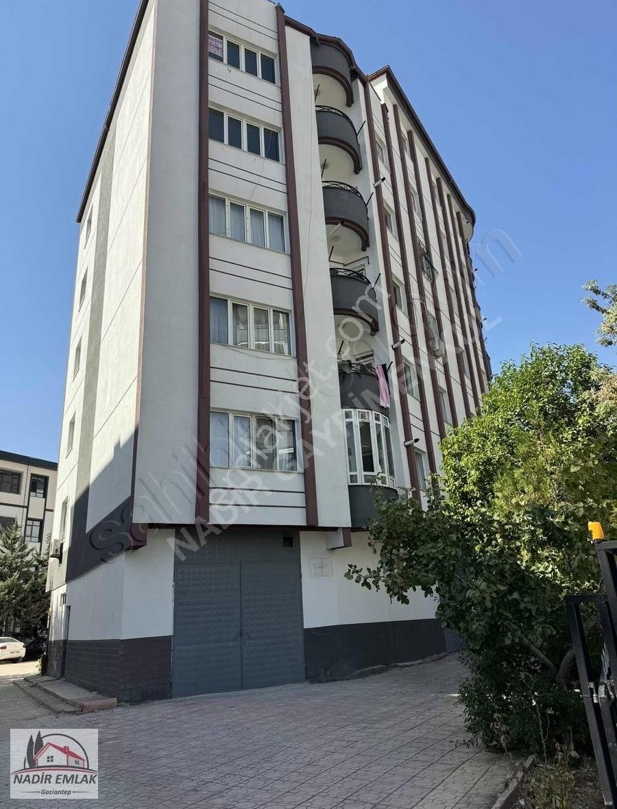 Şahinbey Şahintepe Kiralık Daire Nadir Emlaktan Karataş Merkez De 3+1 Gaski Civarı