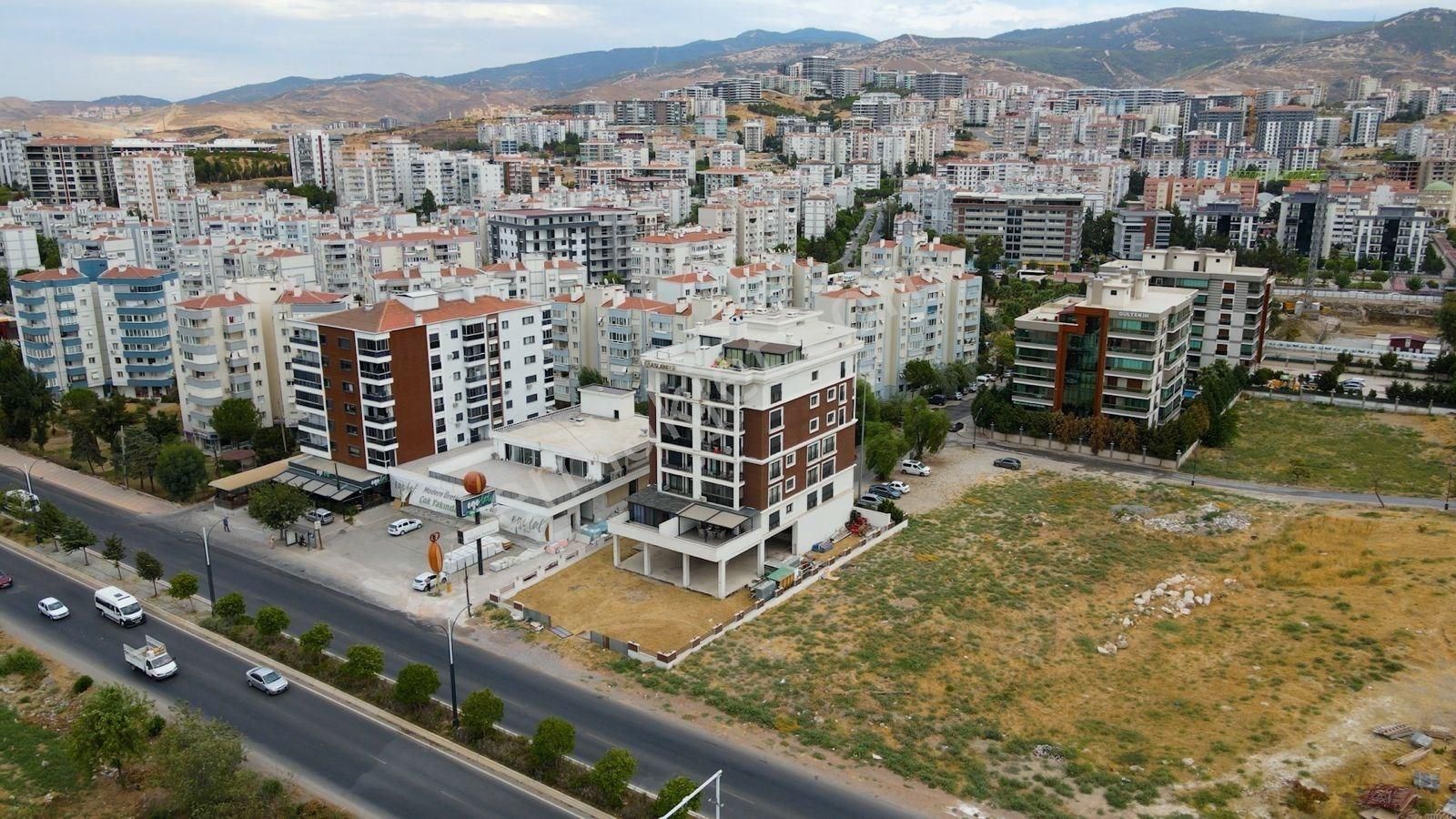 Menemen 30 Ağustos Satılık Dükkan & Mağaza Ulukent Çanakkale Asfaltı Üzerinde Geniş Satılık Bahçeli Dükkan