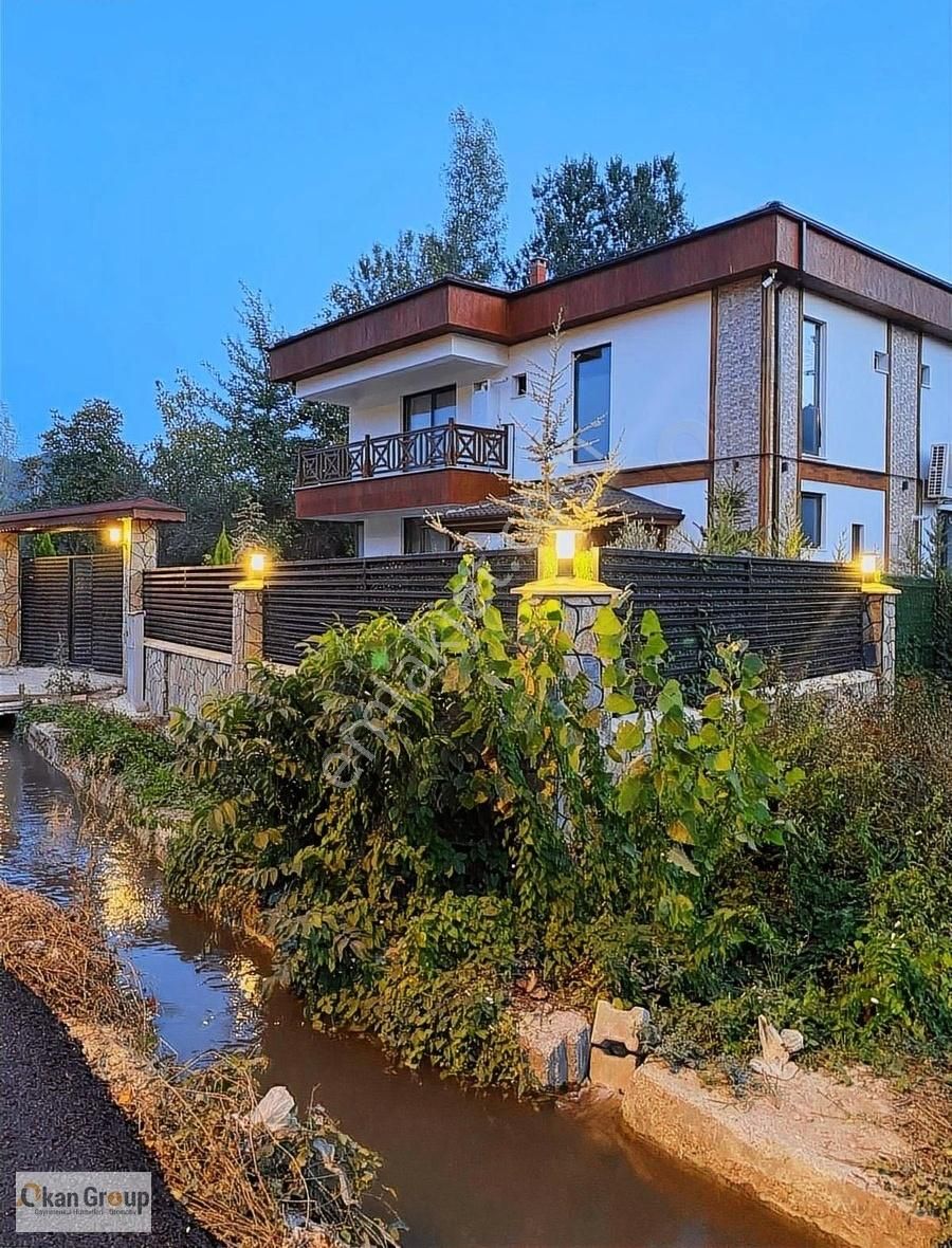 Taraklı Ulucamii Satılık Villa 5+1 Sakarya Taraklının En Özel Ve En Güzel Tek Villası Arsa Fiya