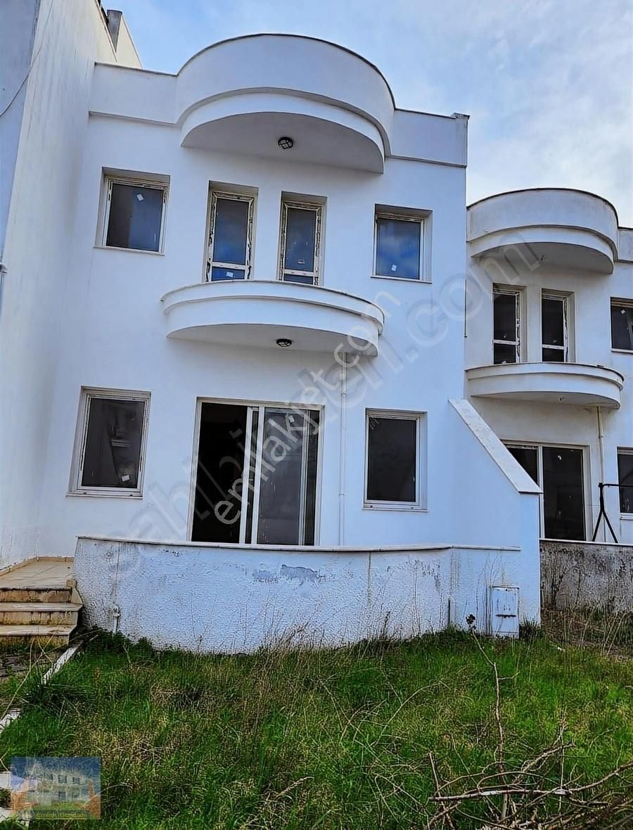 Torbalı Torbalı Satılık Villa Torbalı İzban Durağı Yakını Satılık Villa.