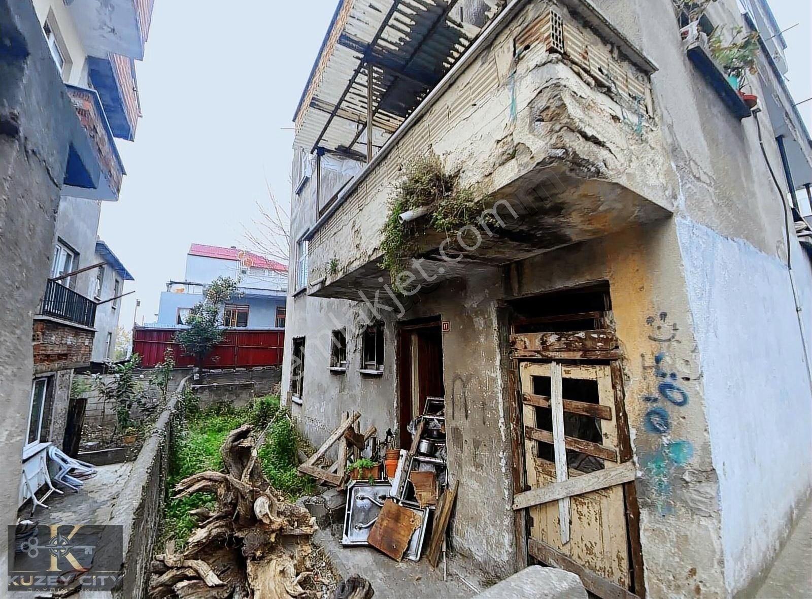 Ortahisar Yenimahalle Satılık Bina Yeni Mahahlle'de Deniz Manzaralı Satılık Bina