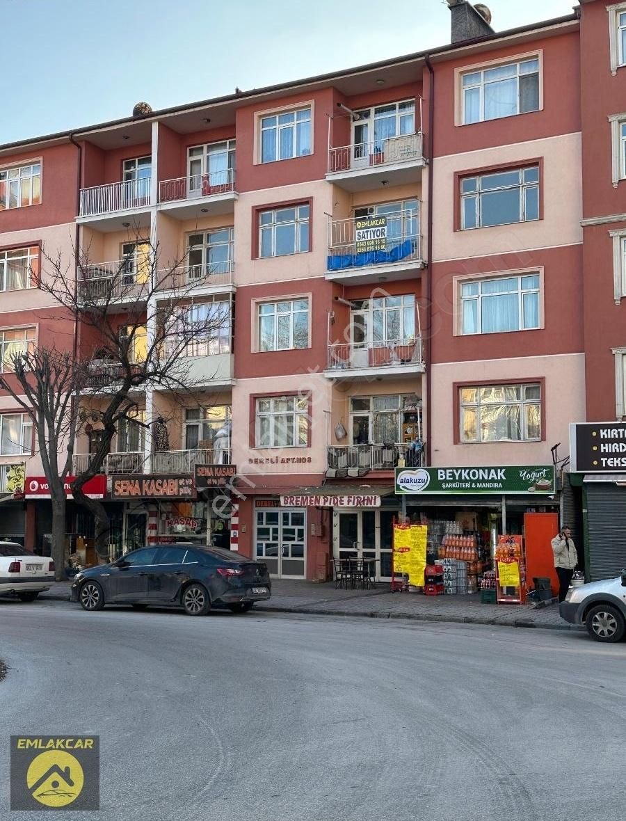 Selçuklu Fatih Satılık Daire Emlakcar Dan Fatih Mahallesinde Arakat 3+1 Daire