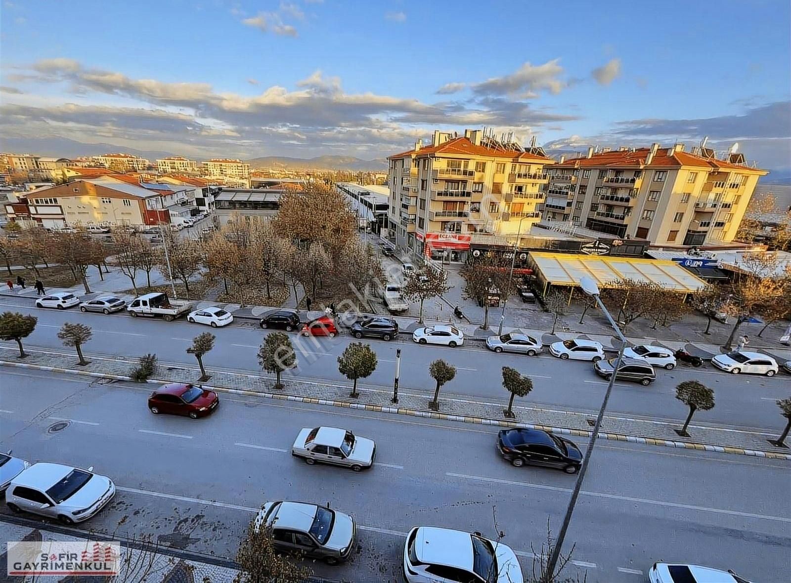 Isparta Merkez Fatih Satılık Daire Iyaşpark Avm Karşısı Geniş 3+1 Daire