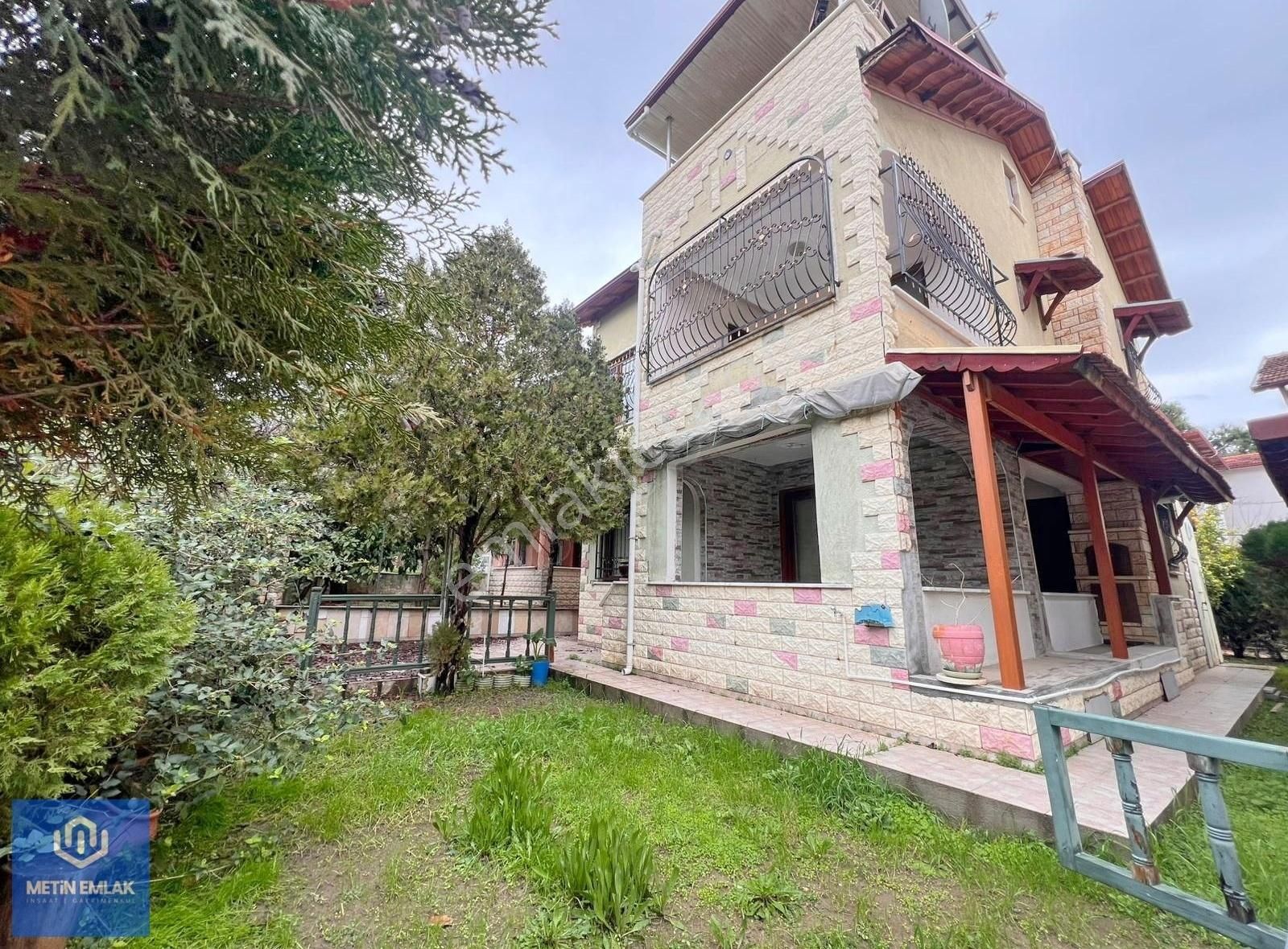 Edremit Altınoluk Satılık Daire Altınoluk Satılık Villa / Denize 25 Metre / Deniz Manzaralı