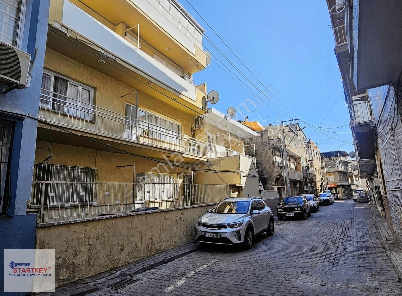 Bornova Çınar Satılık Müstakil Ev Bornova Çamdibi' Nde Satılık 4 Katlı Komple Bina (4 Ad 2+1 Daire