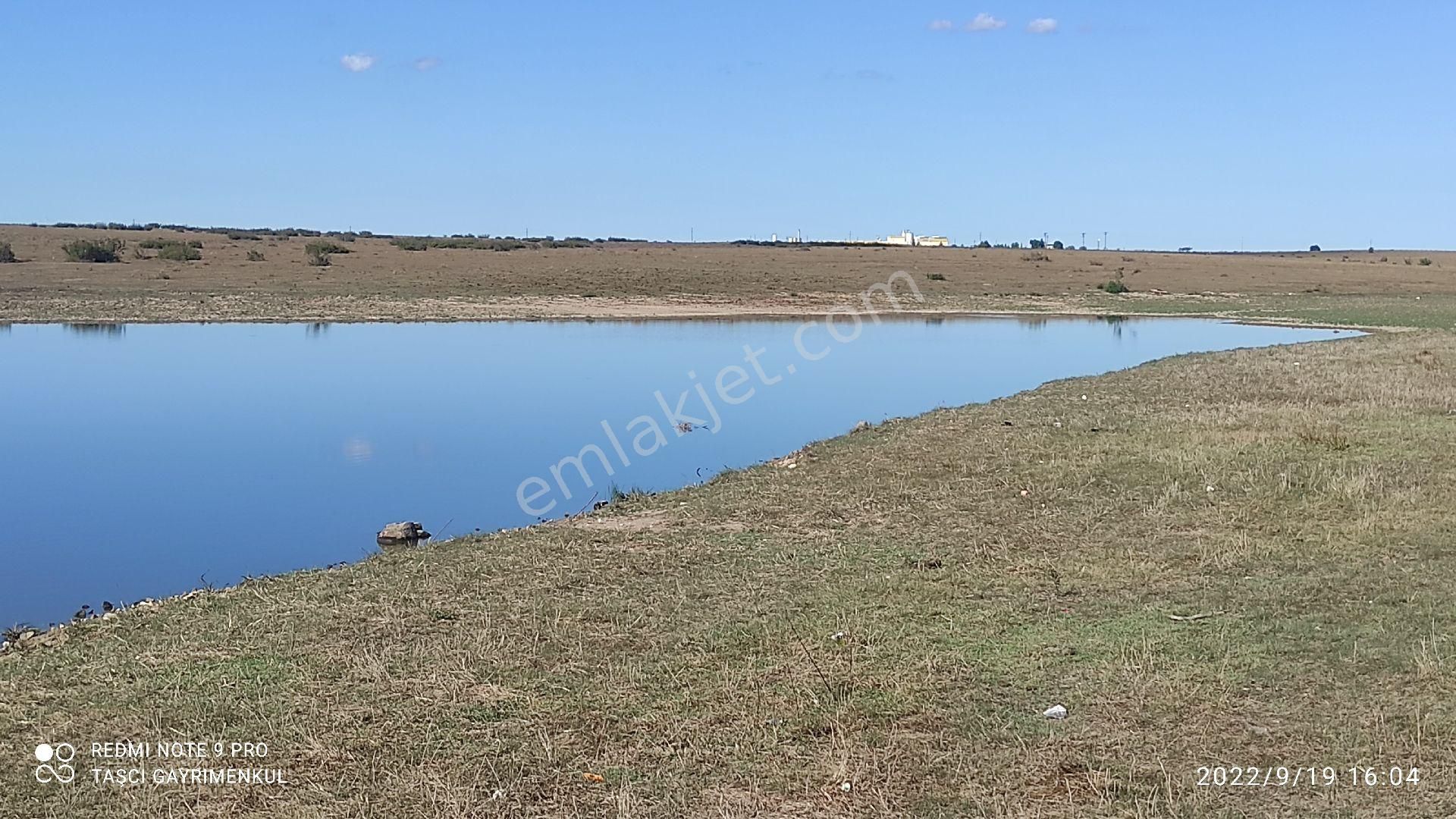 Saray Kurtdere Satılık Bağ & Bahçe Saray Kurtdere'de Göl Manzaralı Satılık 513m² Tarla