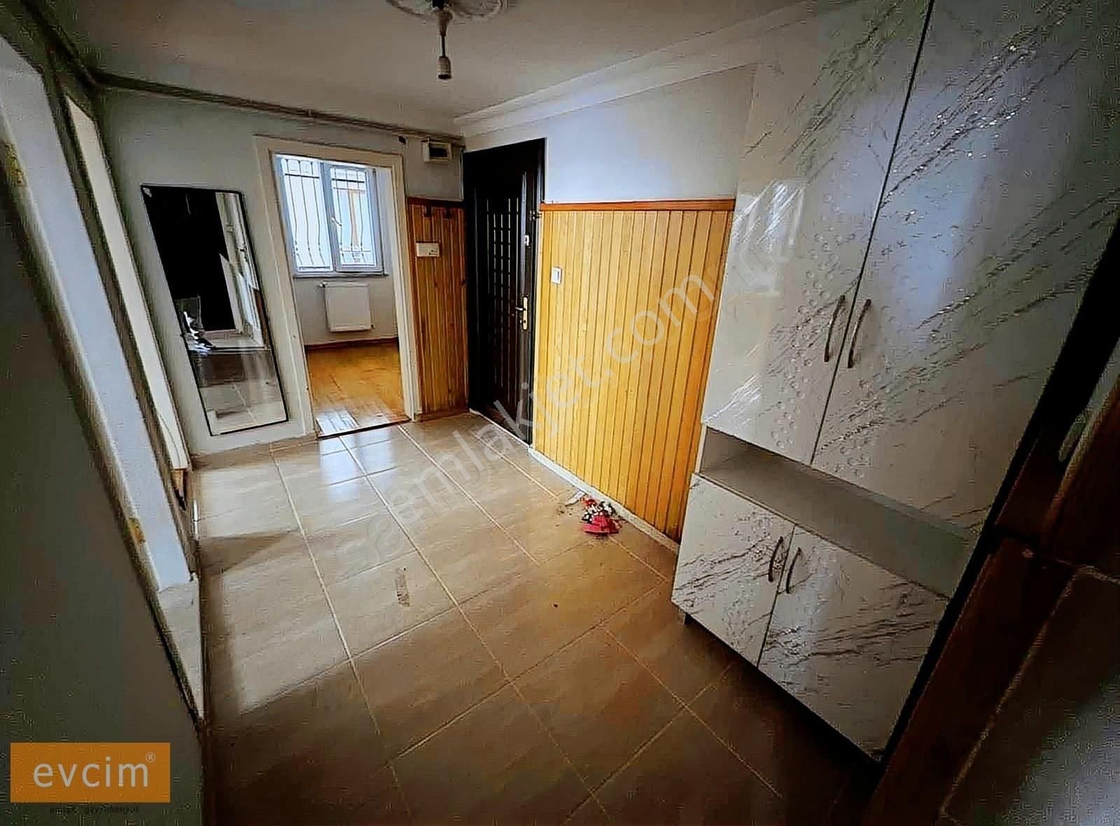 Ümraniye Çakmak Kiralık Daire Evcim'den İ.f.m Komşu Metroya 10 Dk Ön Cephe 90m2 2+1 Daire