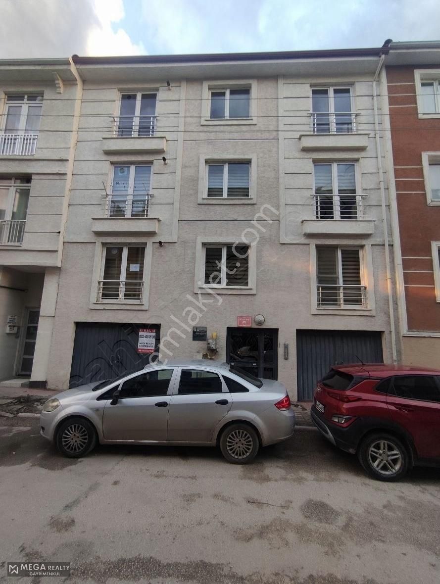 Tepebaşı Ertuğrulgazi Kiralık Daire Mega Realty'den Özdilek Yakını Kiralık Eşyalı 1+1 Apartlar