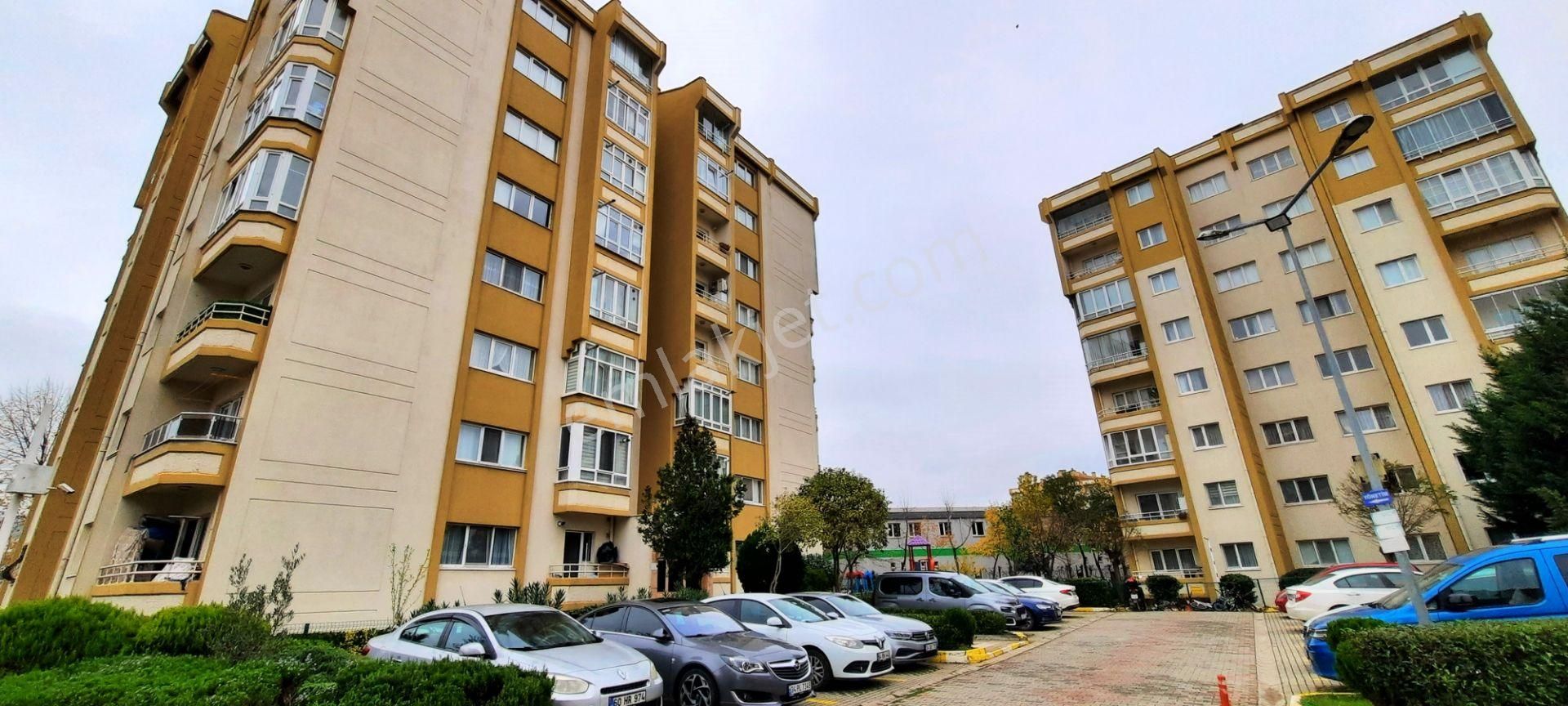 Pendik Çamlık Satılık Daire Manolya Sitesi'nde 90m2 Çift Wc'li Bakımlı Boş 5.kat Satılık 2+1