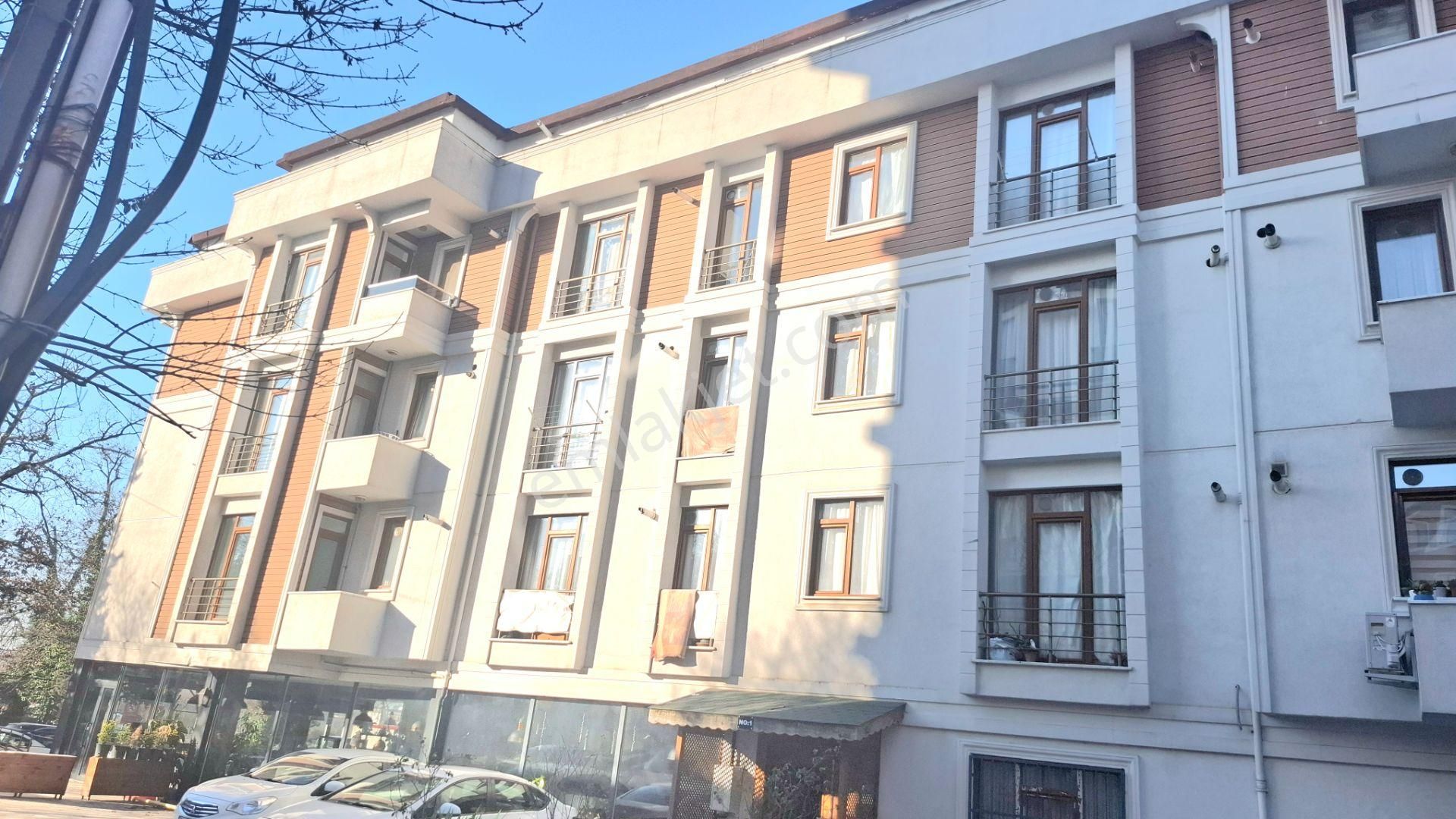 Çekmeköy Alemdağ Satılık Daire Çekmeköy Alemdağ Mah Cadde Üstü Satılık 2+1 Ara Kat Daire