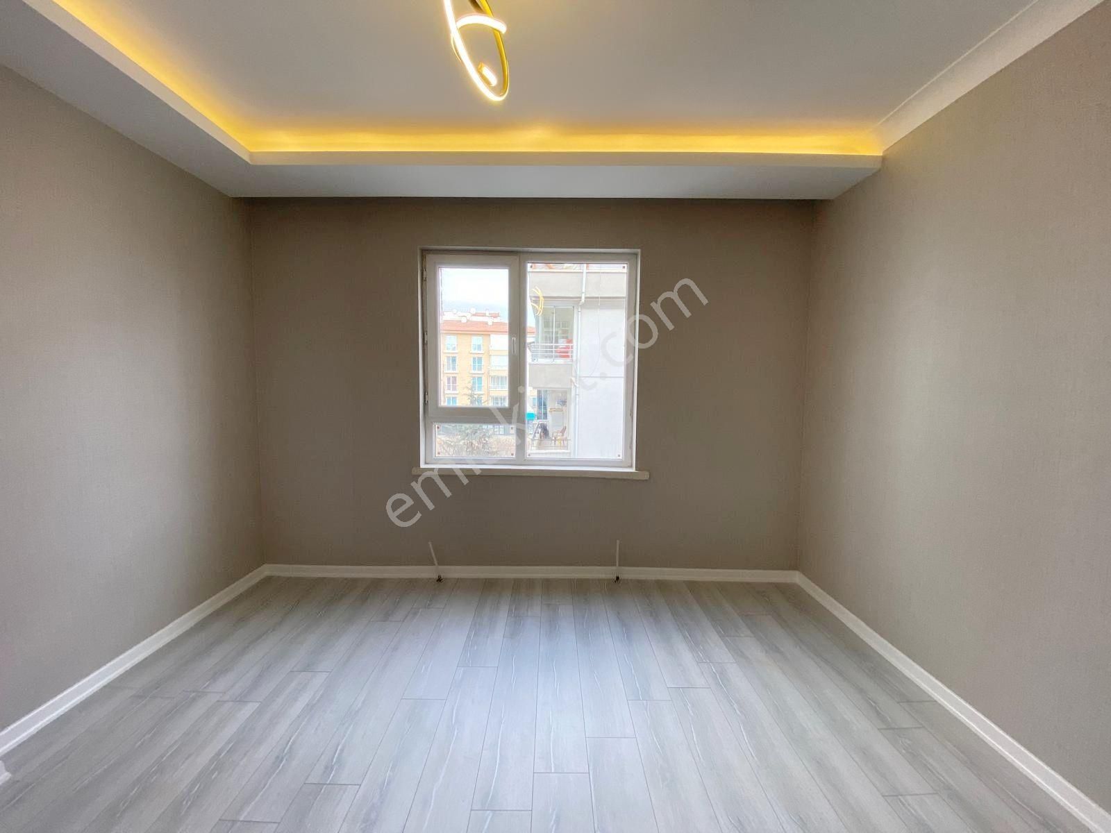 Yeni Yıla Özel Katta Giyinme Odalı Sıfır 3+1 - Görsel 10