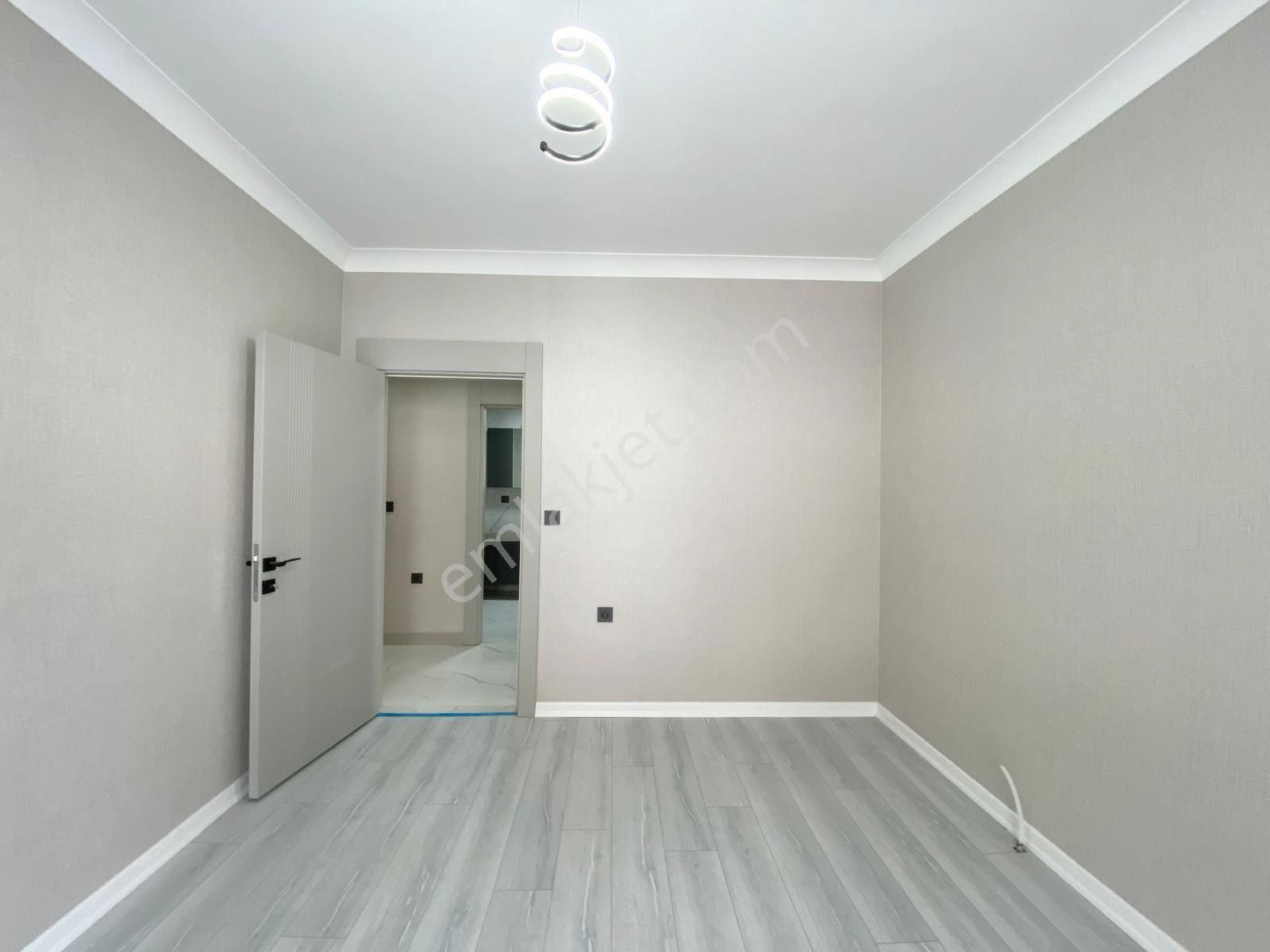 Yeni Yıla Özel Katta Giyinme Odalı Sıfır 3+1 - Görsel 14