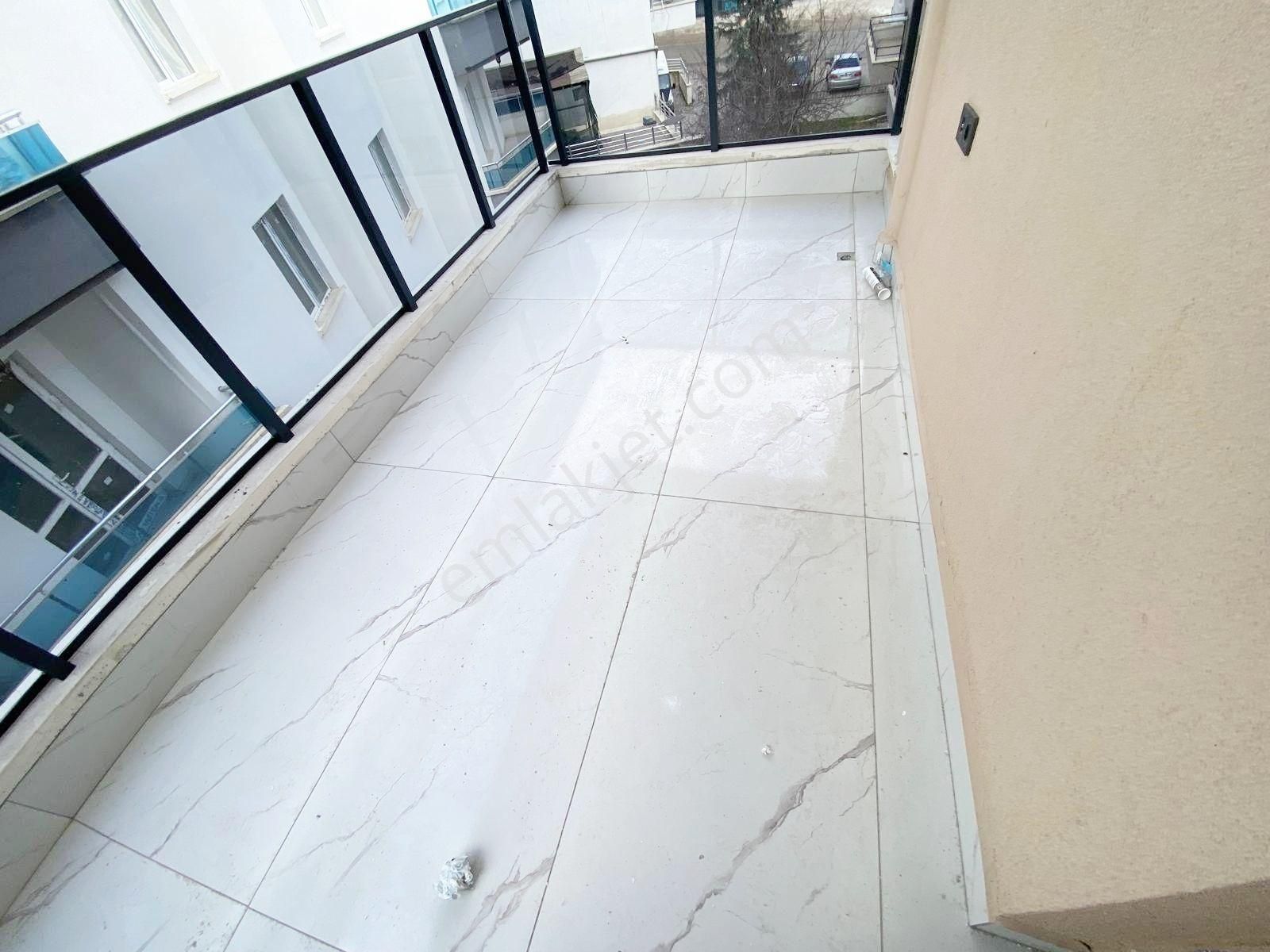 Yeni Yıla Özel Katta Giyinme Odalı Sıfır 3+1 - Görsel 9