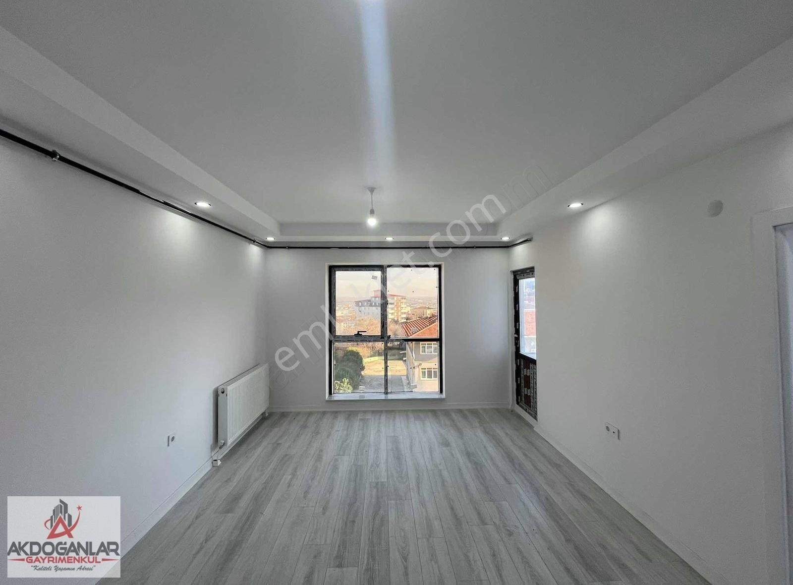 Çerkezköy İstasyon Satılık Daire Akdoğanlardan Tepe Bölgesinde Arakat Ön Cephe Lüx 60m2 1+1 Daire