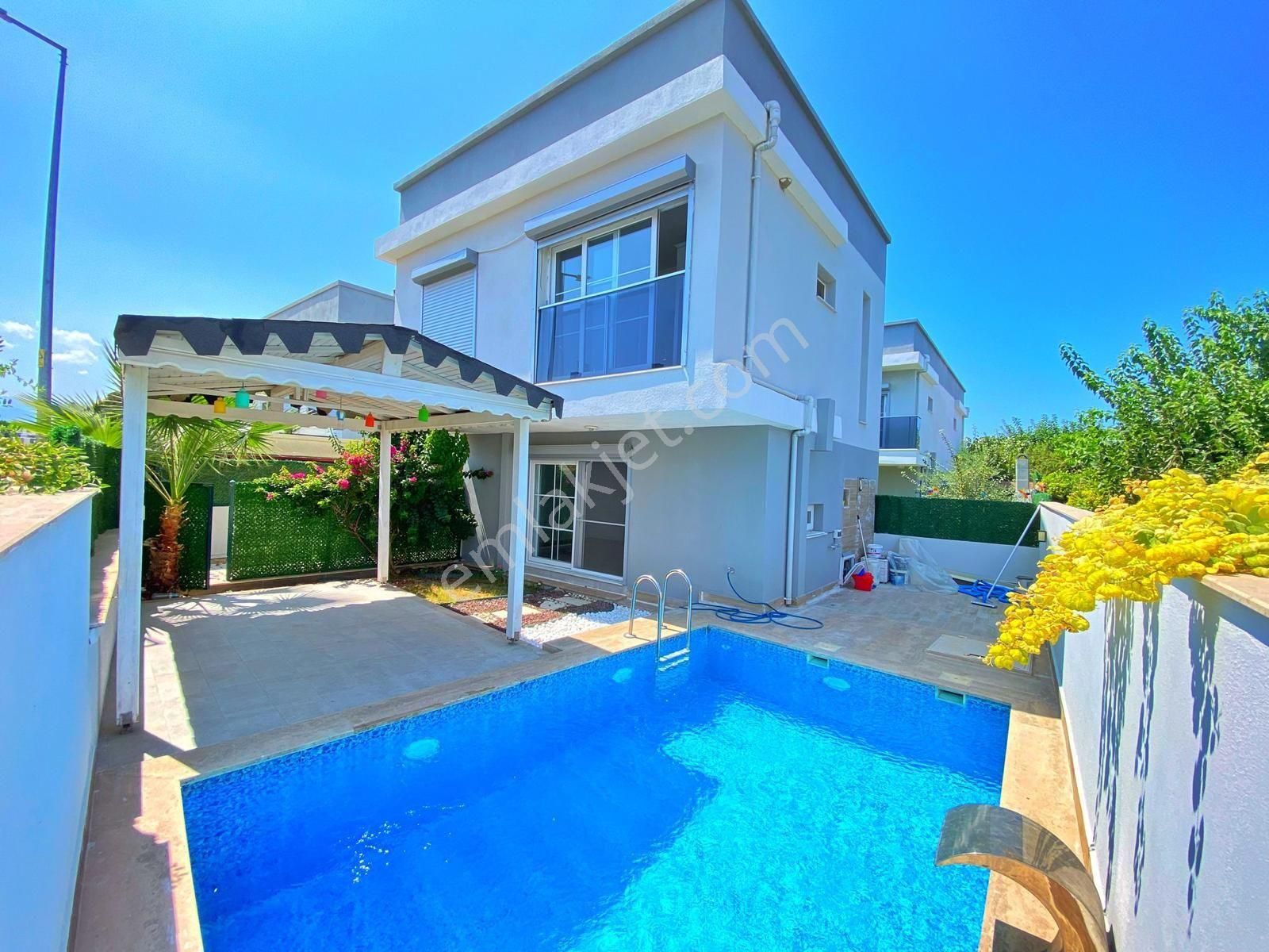 Kuşadası Karaova Satılık Villa Müstakil Havuzlu Satılık Villa