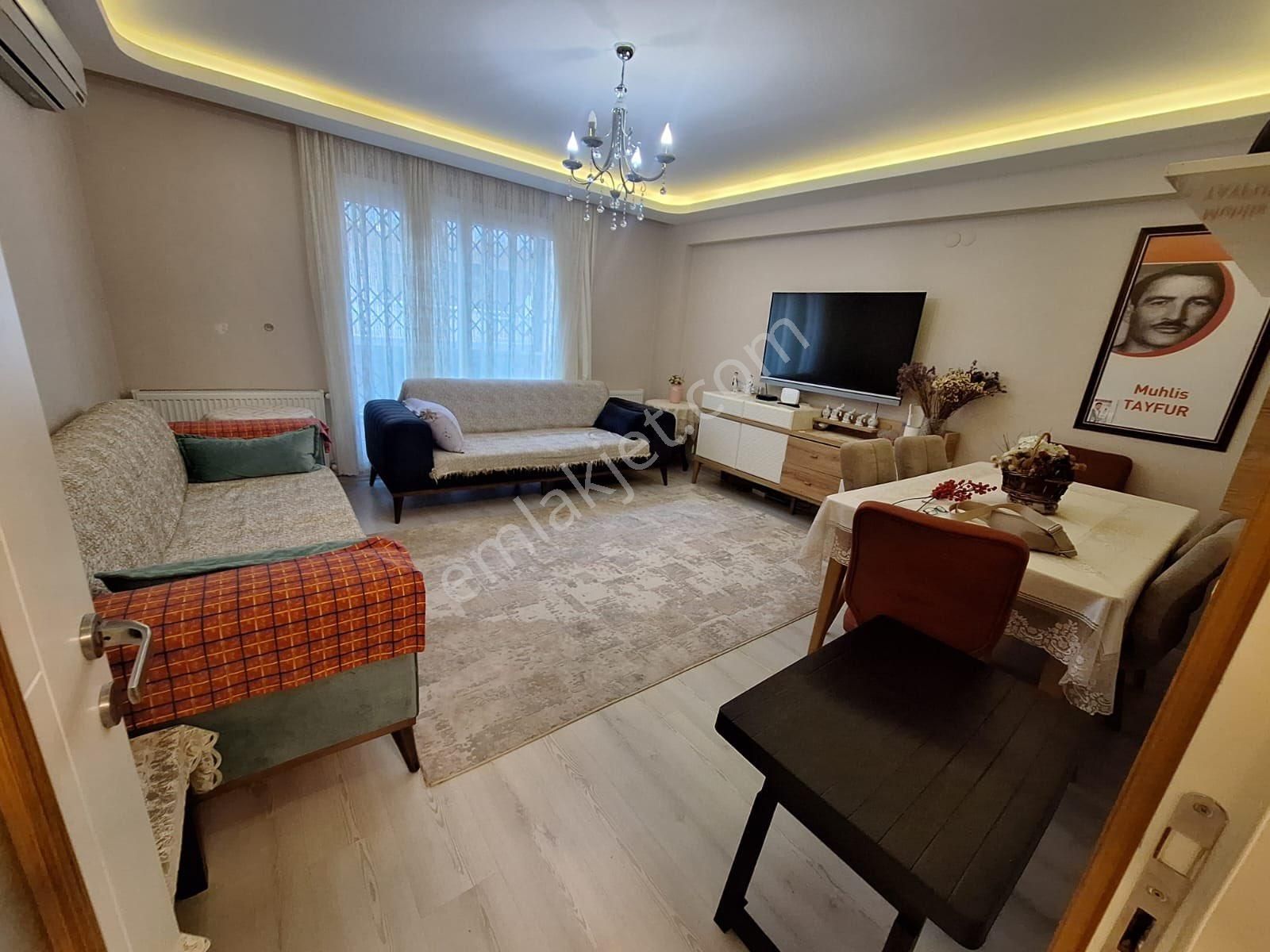 Karabağlar Vatan Satılık Daire Yeşilyurt Hastane Yakınında 3*1 120m2 Arakat Temiz Bakımlı Yeni Binada