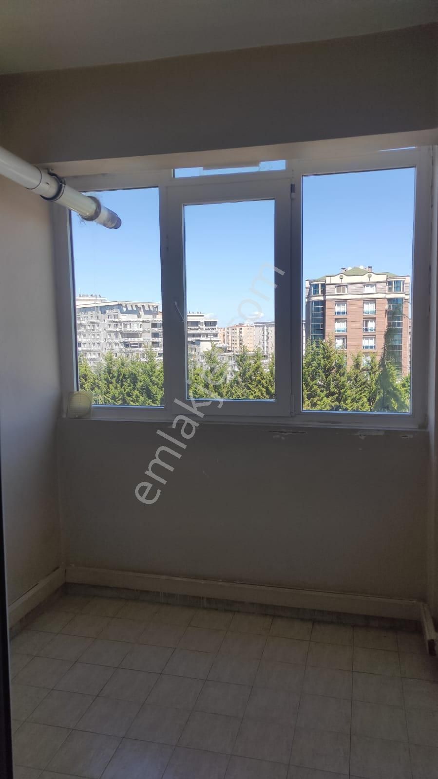 Pendik Kurtköy Satılık Daire Kurtköy De Site İçinde Kat 3+1 Temiz Daire