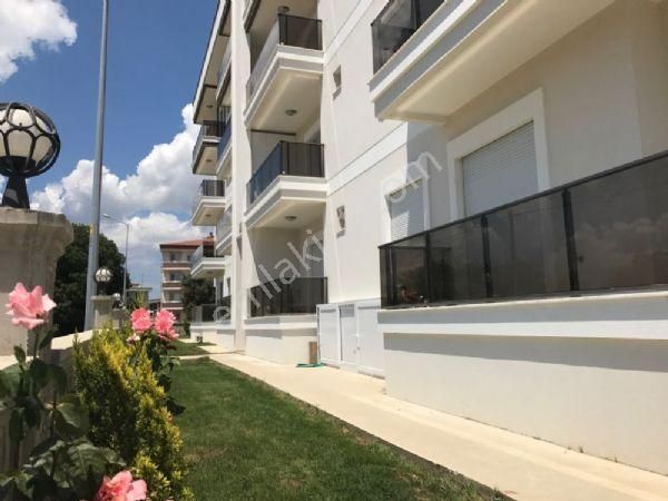 Seferihisar Camikebir Kiralık Daire Sahibindençok Geniş 100m2bakimli 2+1ayri Mutfakli Kiralik Daire