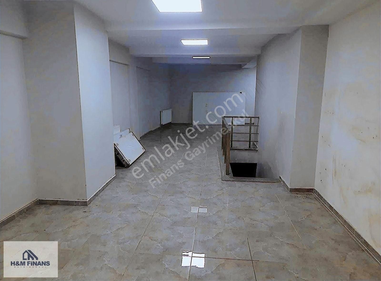 Çekmeköy Mimar Sinan Kiralık Dükkan & Mağaza Çekmeköy Mimar Sinan Mahallesin'de 240 M2 Kiralık Dükkan