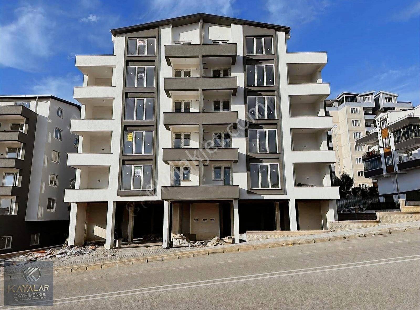 Osmangazi Yunuseli Satılık Daire Yunuselide Cadde Üzeri 3+1 Arakat Site İçi Daire