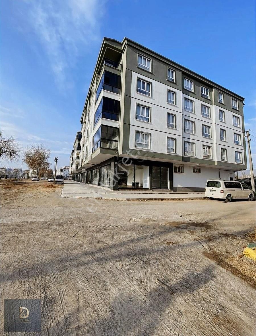 Aksaray Merkez Fatih Satılık Daire Fatih Mahallesi 4 Blok Site İçerisinde 3+1 160 M2 Kare