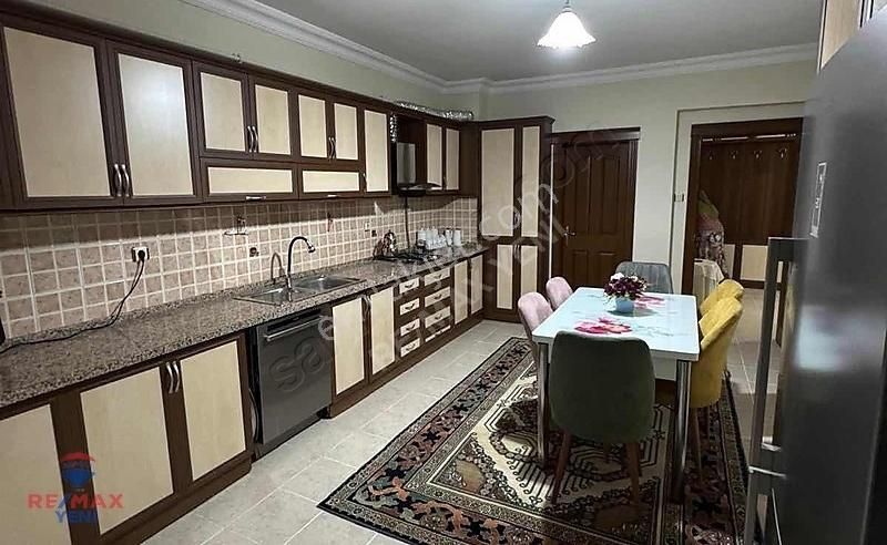 Onikişubat Şehit Abdullah Çavuş Satılık Daire Re/max'ten Şehit Abdullah Çavuş'ta 4+1 Satılık Daire