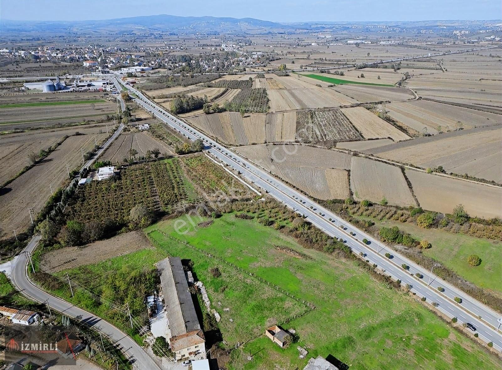 Söğütlü Gündoğan Satılık Tarla Söğütlü Osb Yol Üstünde 1645m2 Muazzam Yatırım Fırsatı