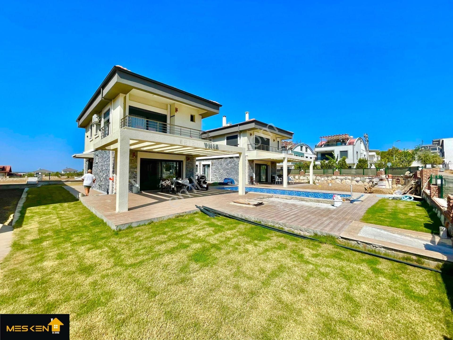 Didim Efeler Satılık Villa Didim Efeler Mah.de 300 M2 Arsa İçinde Lüks Tam Müstakil Villa