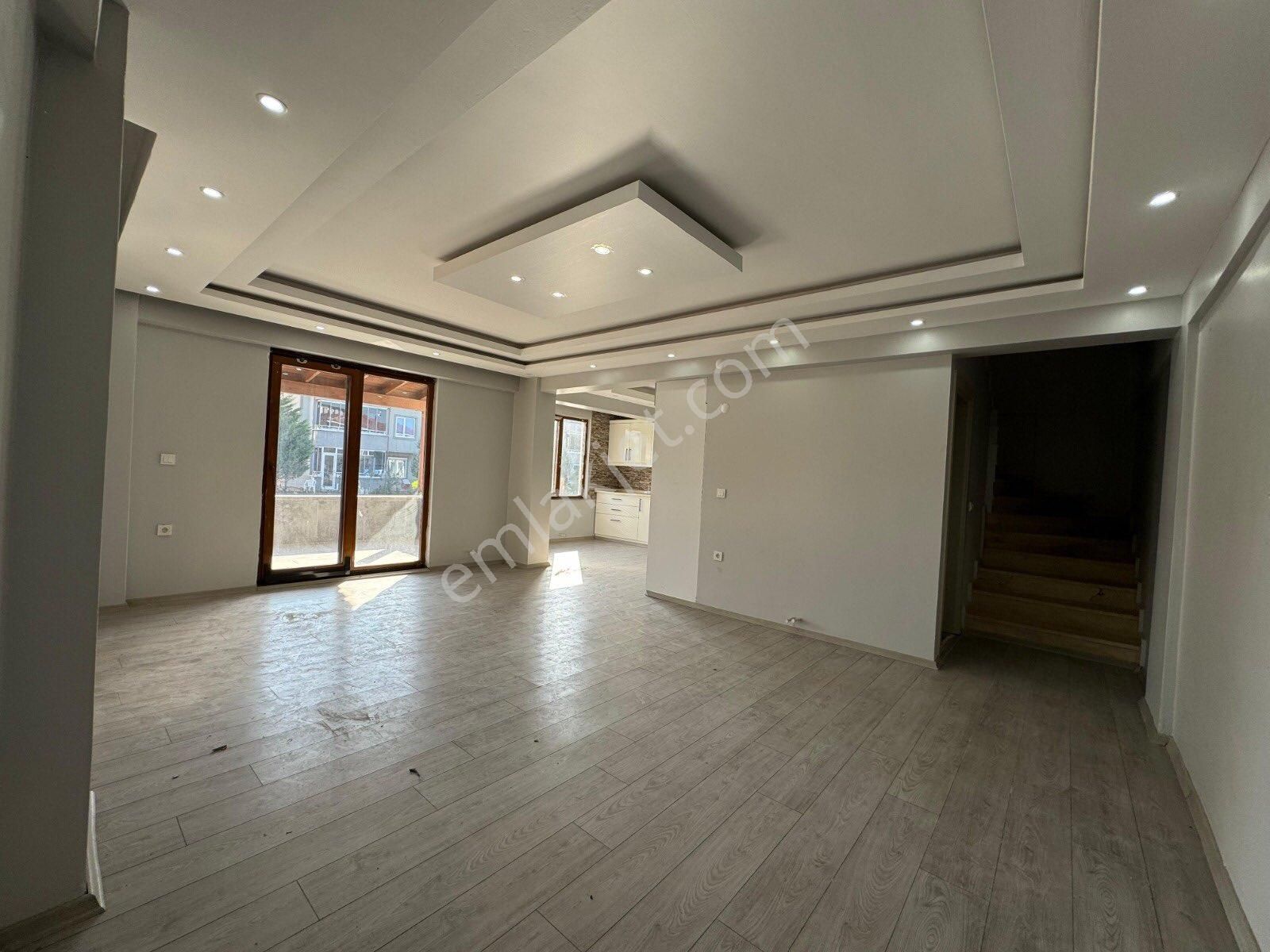 Karasu Yeni Satılık Villa Deniz Manzaralı 4+1 Villa