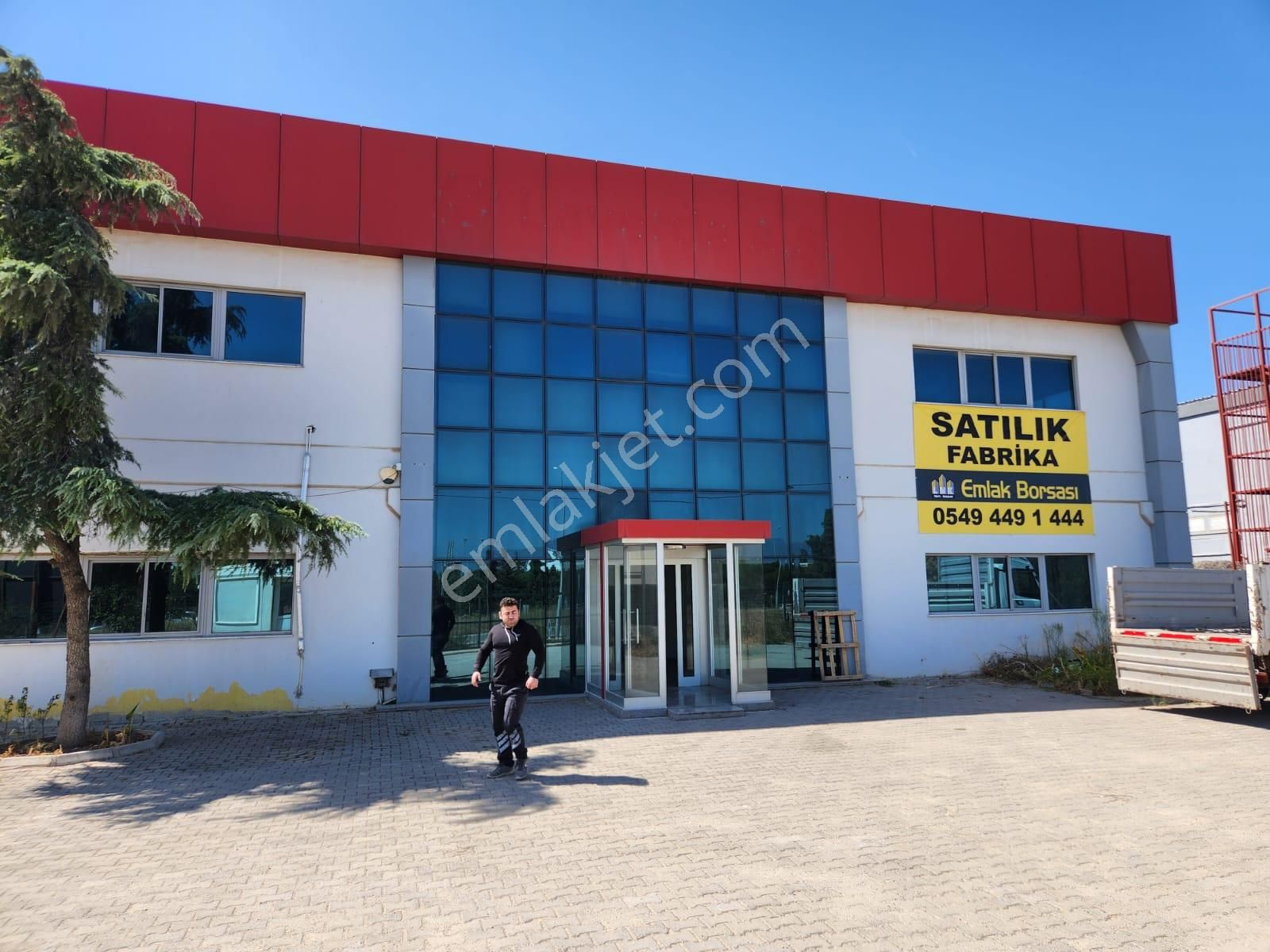 Gaziemir Sevgi Satılık Depo Gaziemir Menderes Hava Limanı Karşısında Satılık Fabrika