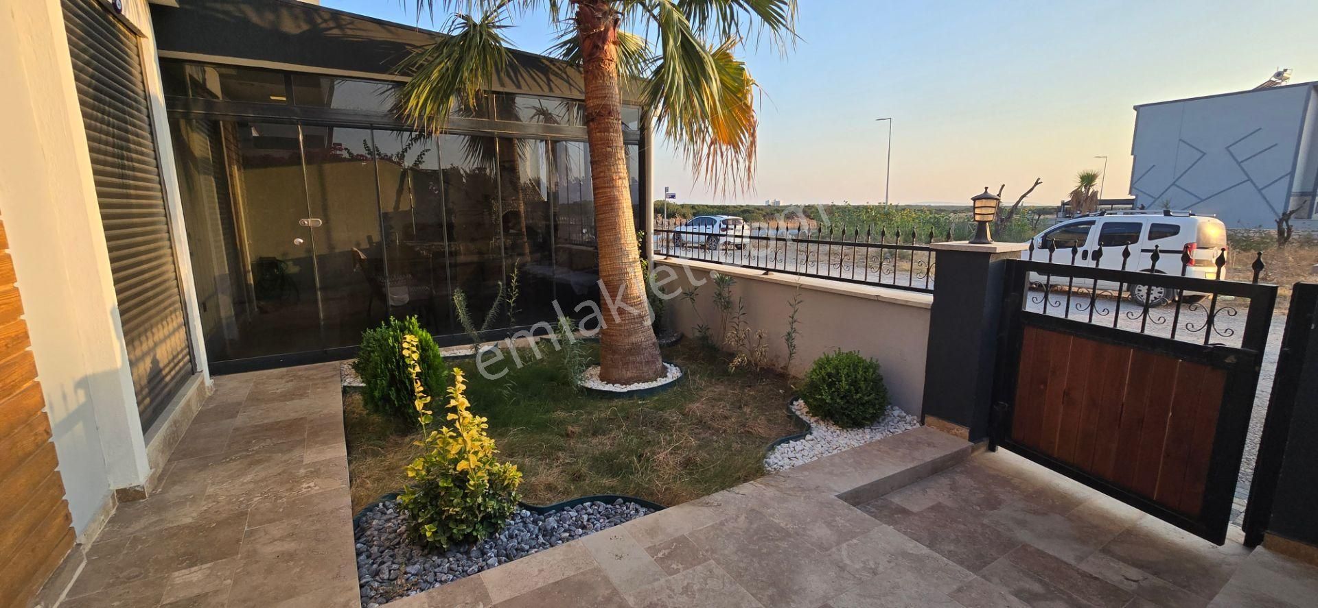 Didim Efeler De Satılık 3+1 Ful Eşyalı Açılır Kapanır Kış Bahçeli Ve Teraslı Villa - Görsel 17