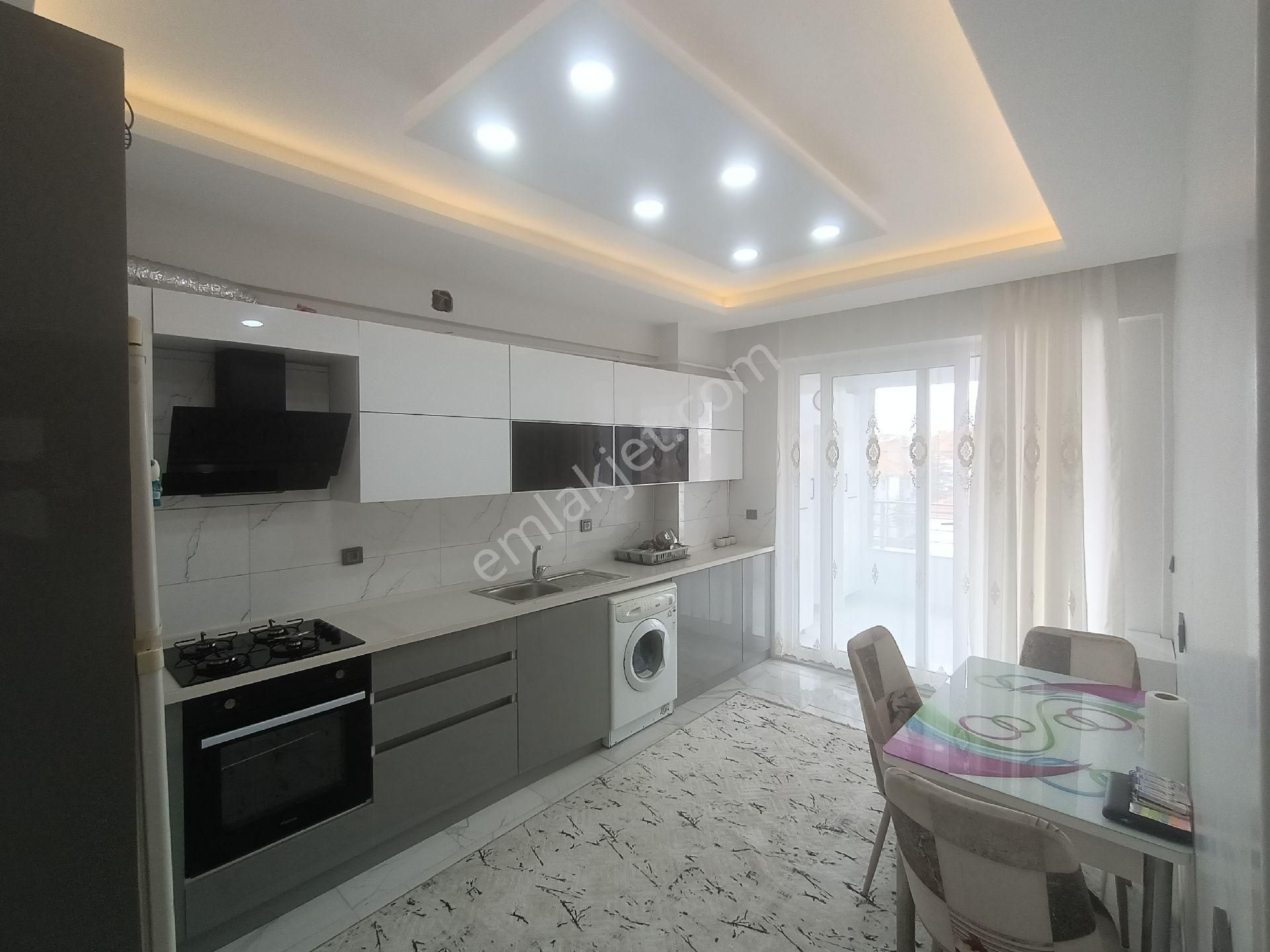 Akşehir İstasyon Satılık Daire Abit Gm Cadde Cepheli Garajlı 1 Yıllık Satılık Daire