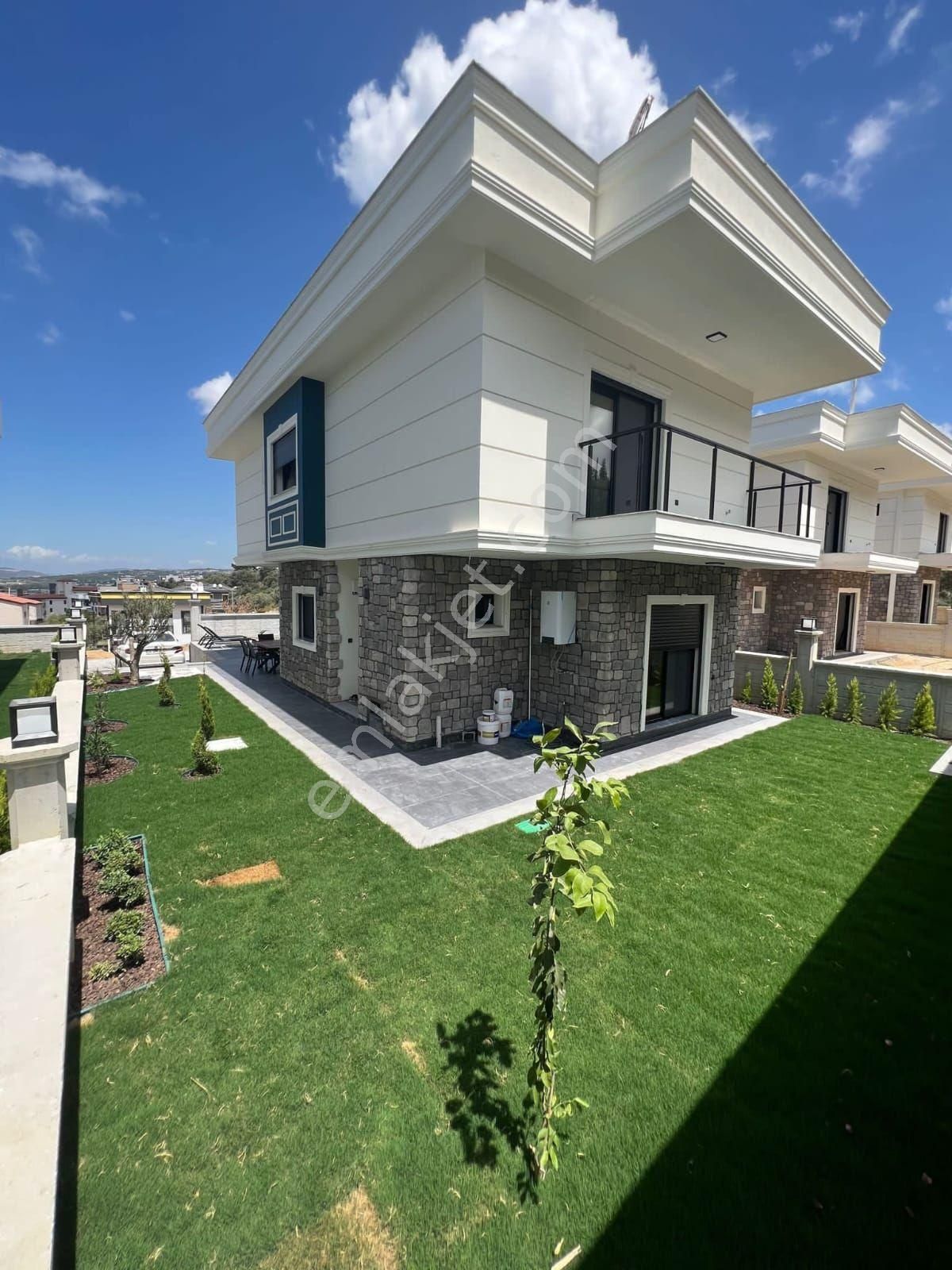 Kuşadası Davutlar Satılık Villa Kuşadası Davutlar'da Özel Havuzlu 4+1 Satılık Villa