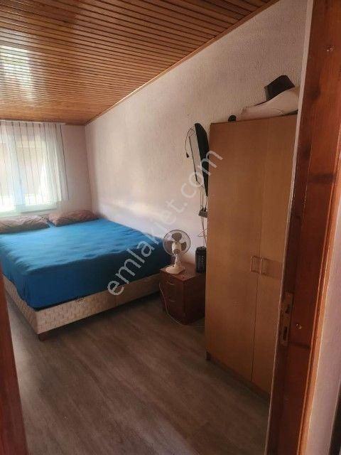 Seferihisarda Site İçinde Eşyalı Satılık 5+1 Villa - Görsel 2