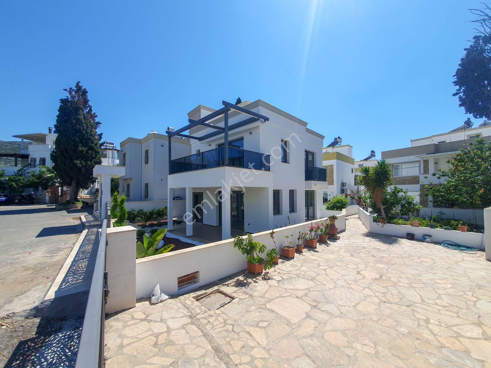 Bodrum Turgutreis Satılık Villa Turgutreis Merkezde Satılık Çok Geniş 4+1 Müstakil Villa