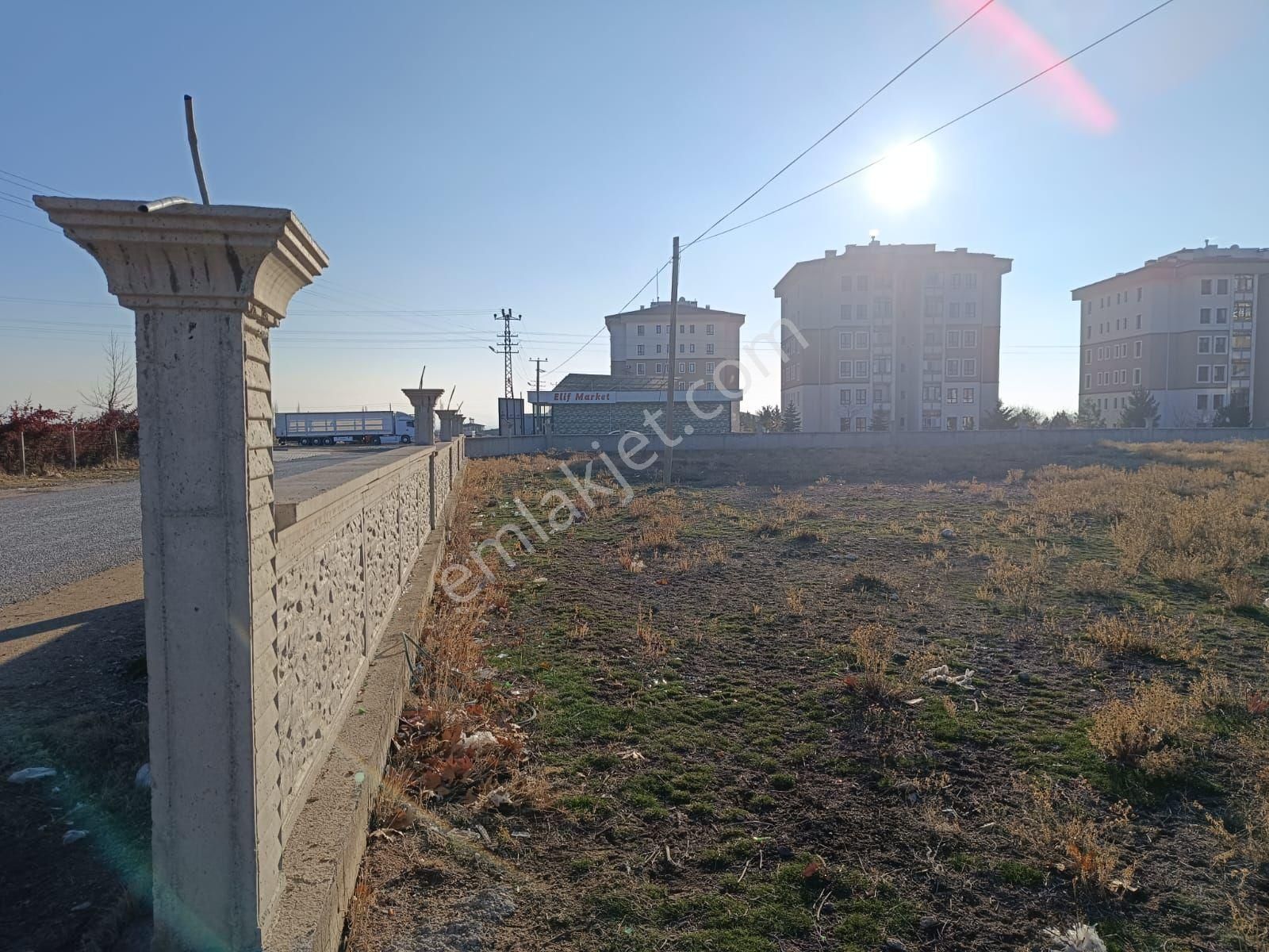 Bor Kemerhisar Bld. (Tepe) Satılık Konut İmarlı Stabil Emlak'tan Kemerhisar Tepe Mahallesinde Satılık Arsalar