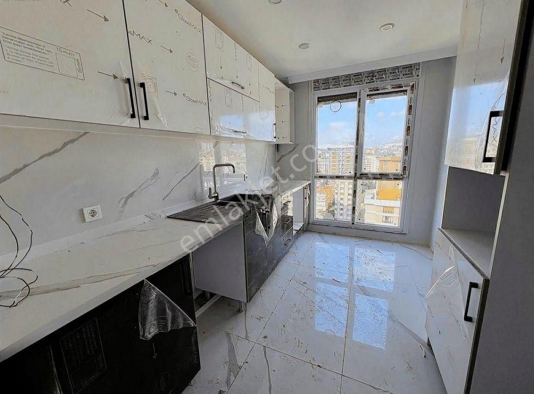 Kadıköy Bostancı Satılık Daire Bostancı Metro Çıkışında Manzaralı,3+1,aydınlık,yeni Daire