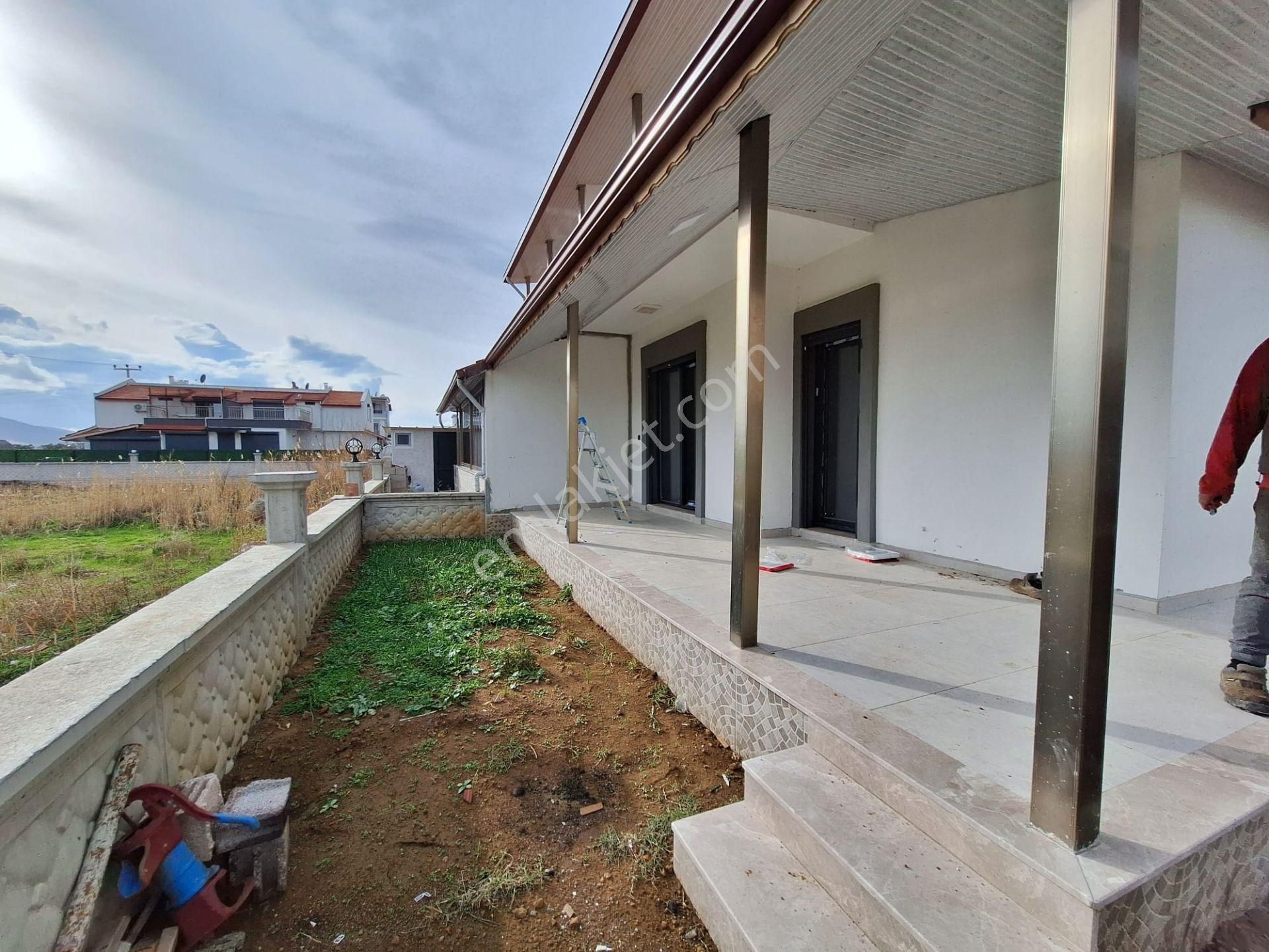 Güven Emlak'tan Cumhuriyet Mahallesinde Satılık İkiz Villa - Görsel 6