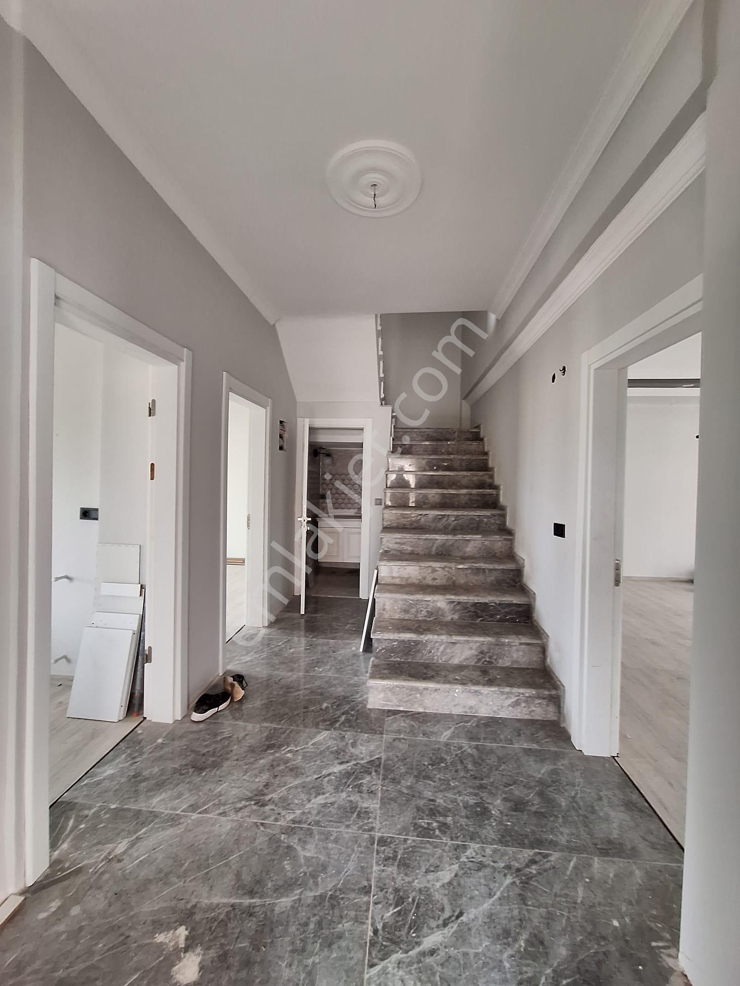 Güven Emlak'tan Cumhuriyet Mahallesinde Satılık İkiz Villa - Görsel 13