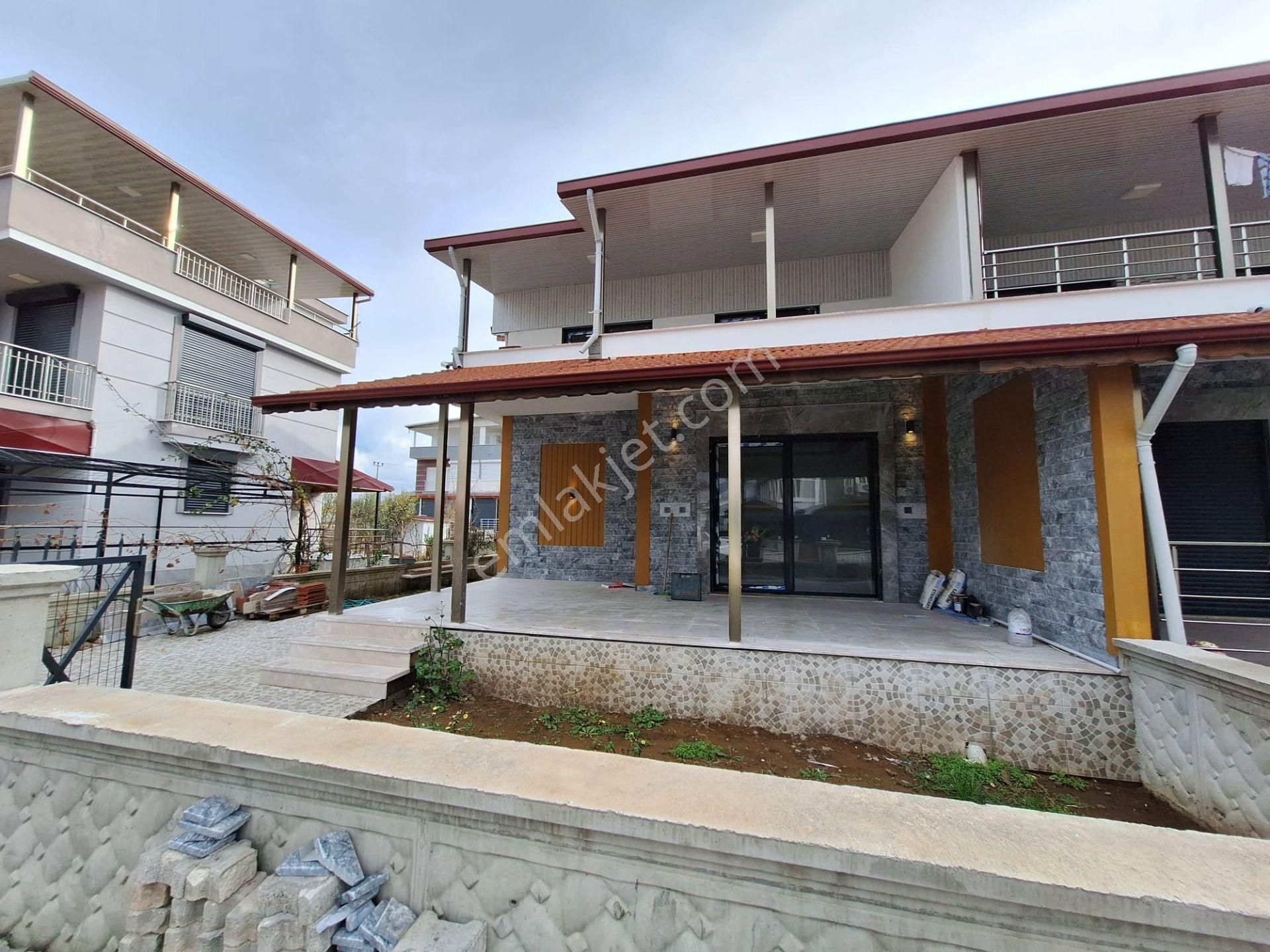 Güven Emlak'tan Cumhuriyet Mahallesinde Satılık İkiz Villa - Görsel 3