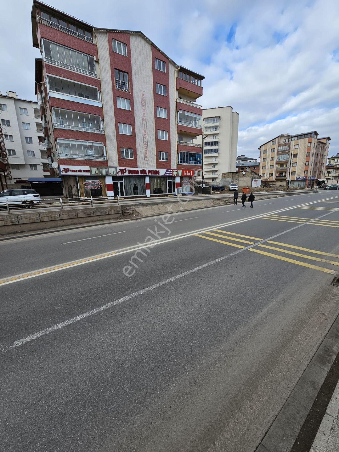 Sivas Merkez Kılavuz Satılık Daire Kılavuz Emir Paşa Caddesi Satılık 3+1 Ful Yapılı