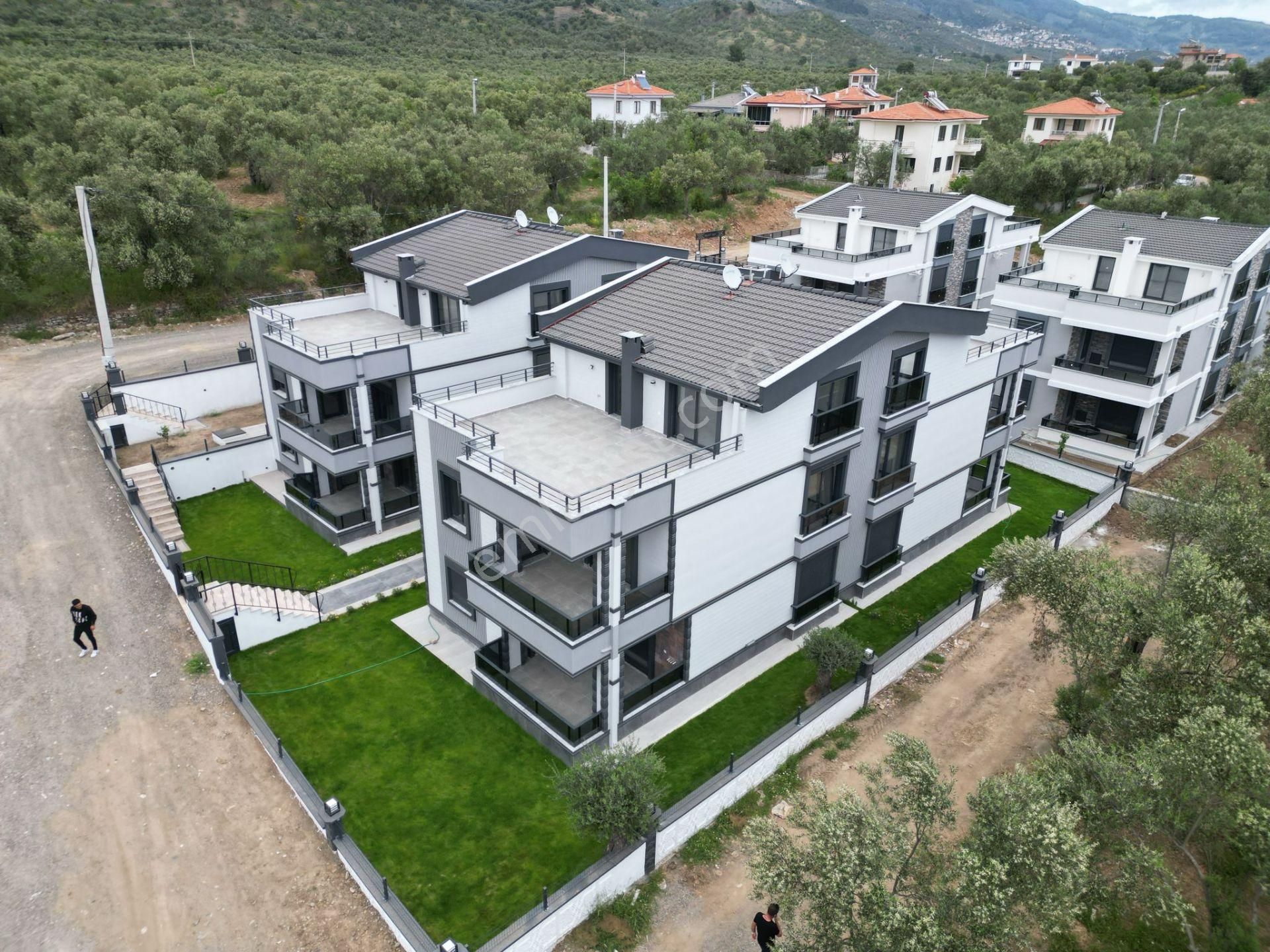 Edremit Altınoluk Satılık Villa Köşk Emlak'tan Altınoluk'ta Doğanın İçinde 4+1 Müstakil Bahçeli Lüx Villa